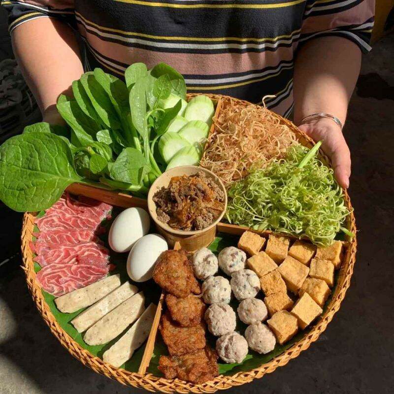 Mẹt tre chia ngăn đựng mứt, hoa quả, đồ ăn
