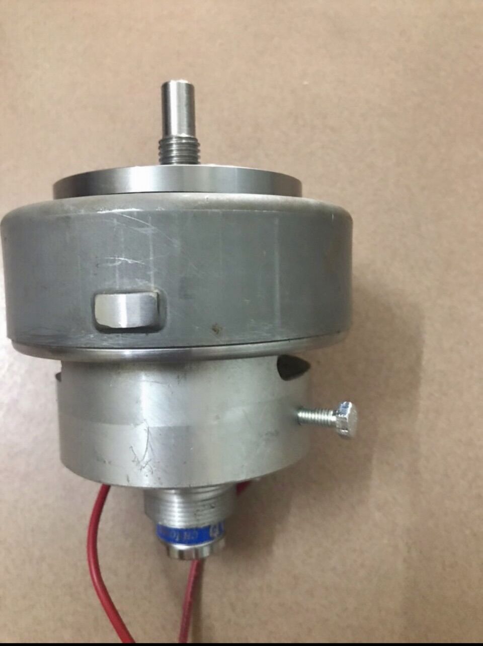 Củ phát điện gắn động cơ xe máy
