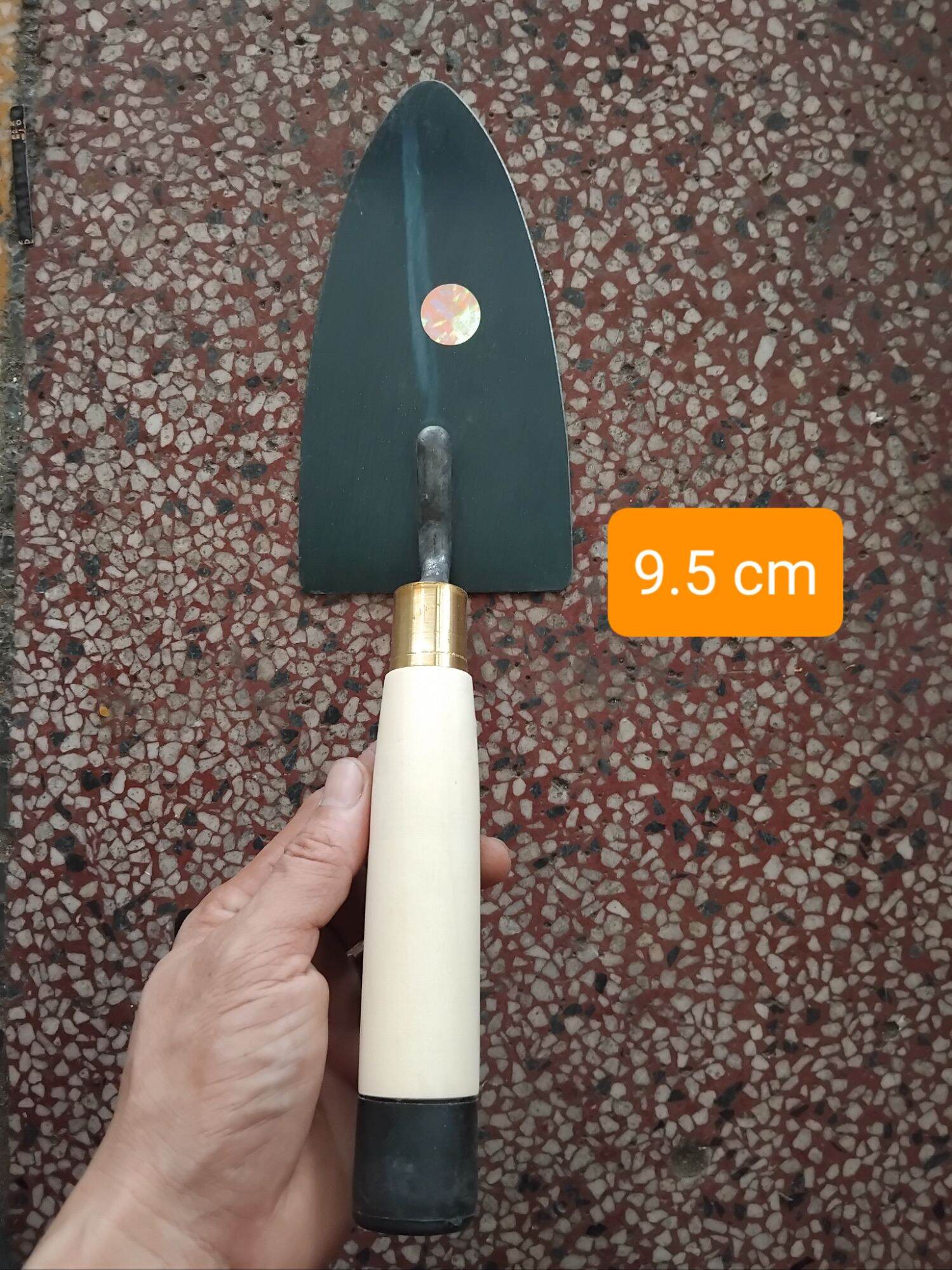 1 cái bay  được hoàn thiện tỉ mỉ