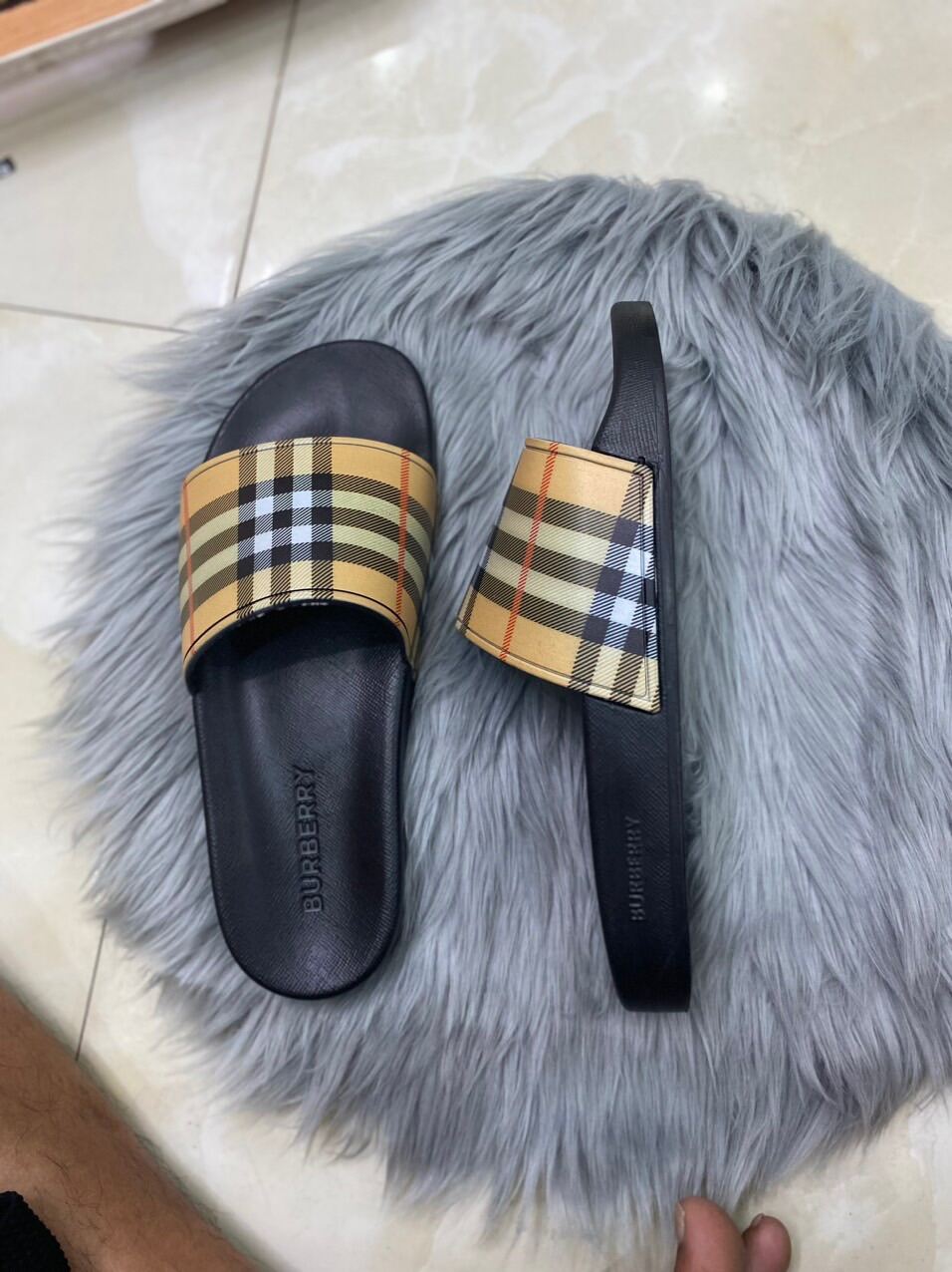 Dép nam quai ngang Quai BBR Cao Cấp phong cách trẻ trung cá tính giá tại xưởng