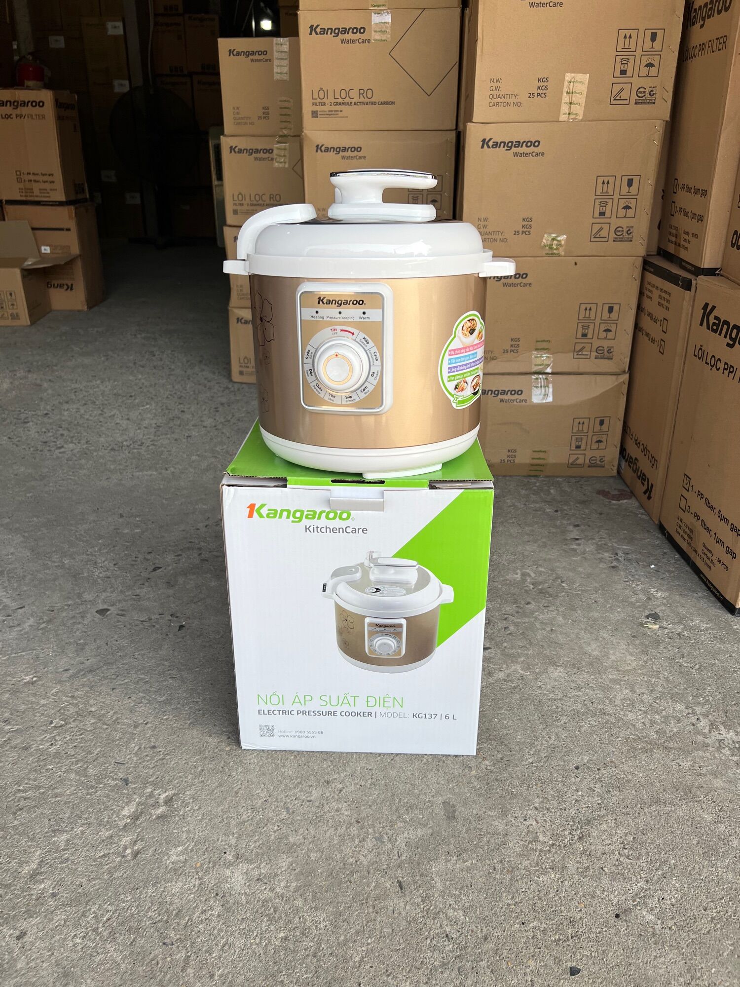 Nồi Áp Suất Kangaroo Kg137 Loại Cơ 6 Lít