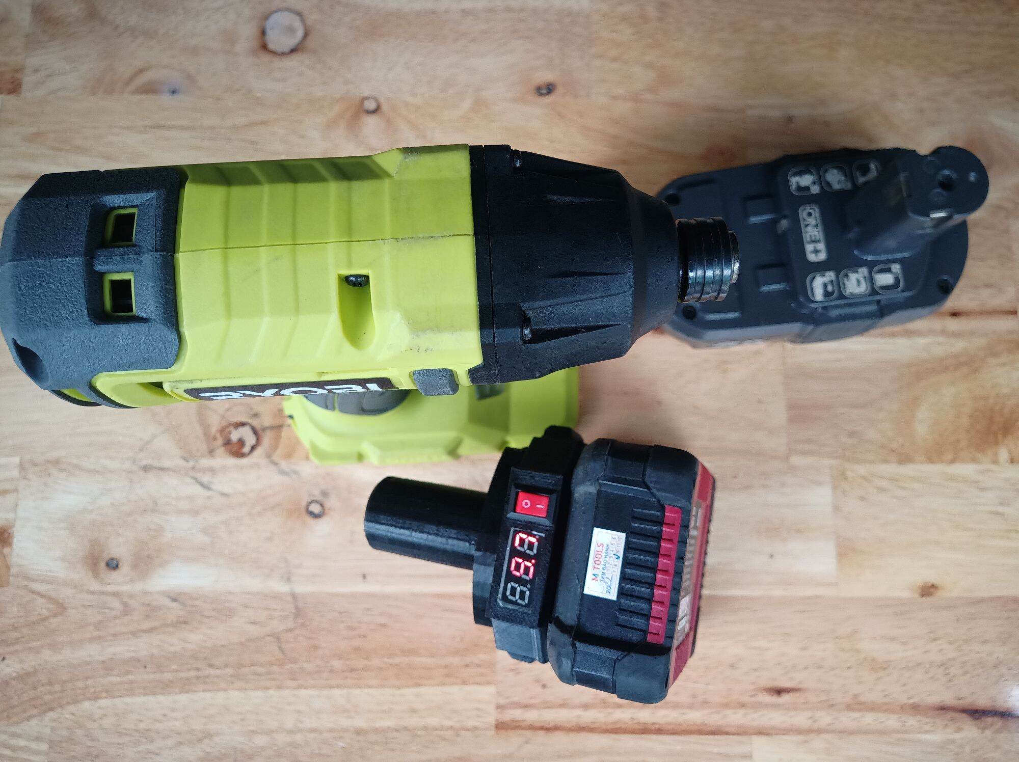 Đế chuyển pin ozito 18v cho máy ryobi 18v