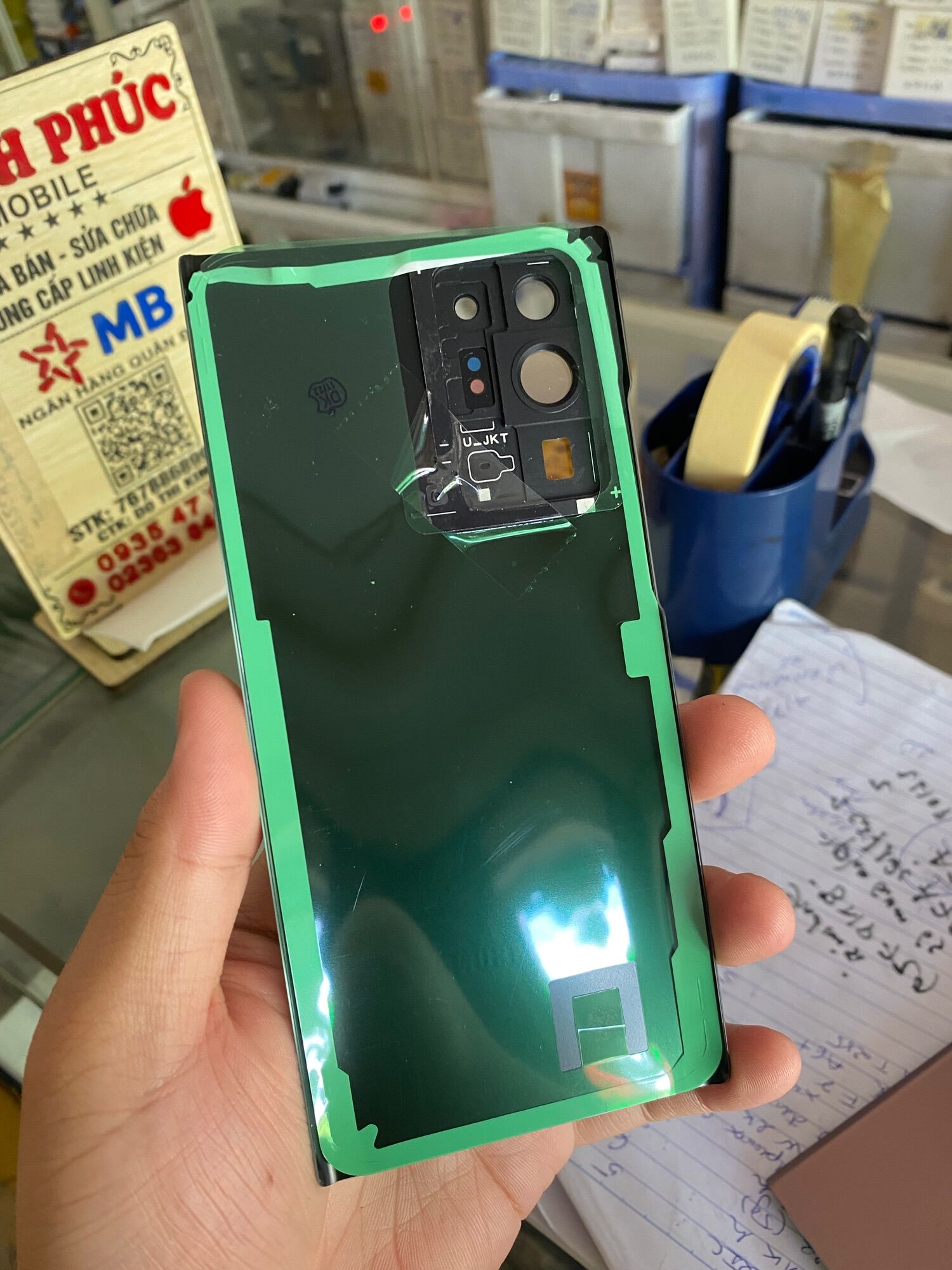 Lưng Samsung Note 20 Ultra có kính cam