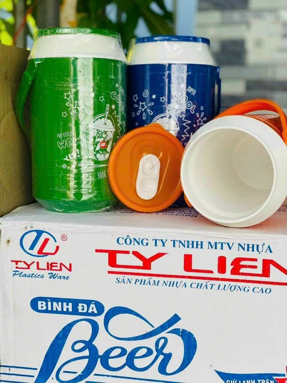 Bình đá hình lon 1,5L - hàng tặng