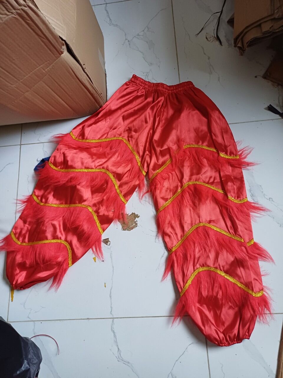 Quần múa lân cho trẻ em màu đỏ