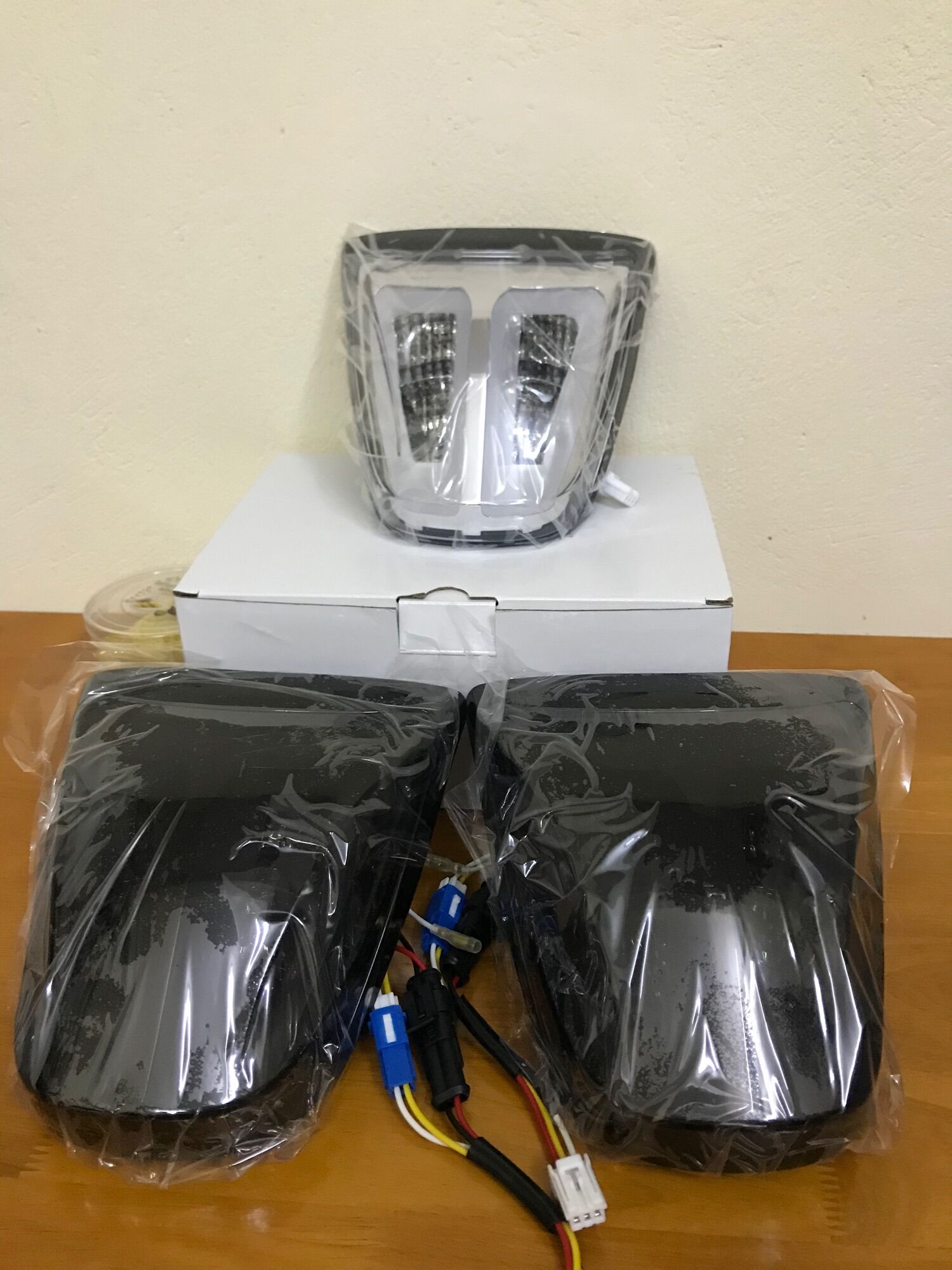 Ốp càng kiểu JS Manuf nhôm CNC cho Vespa Sprint Primavera GTS LX S (Trừ Sprint 3vie)