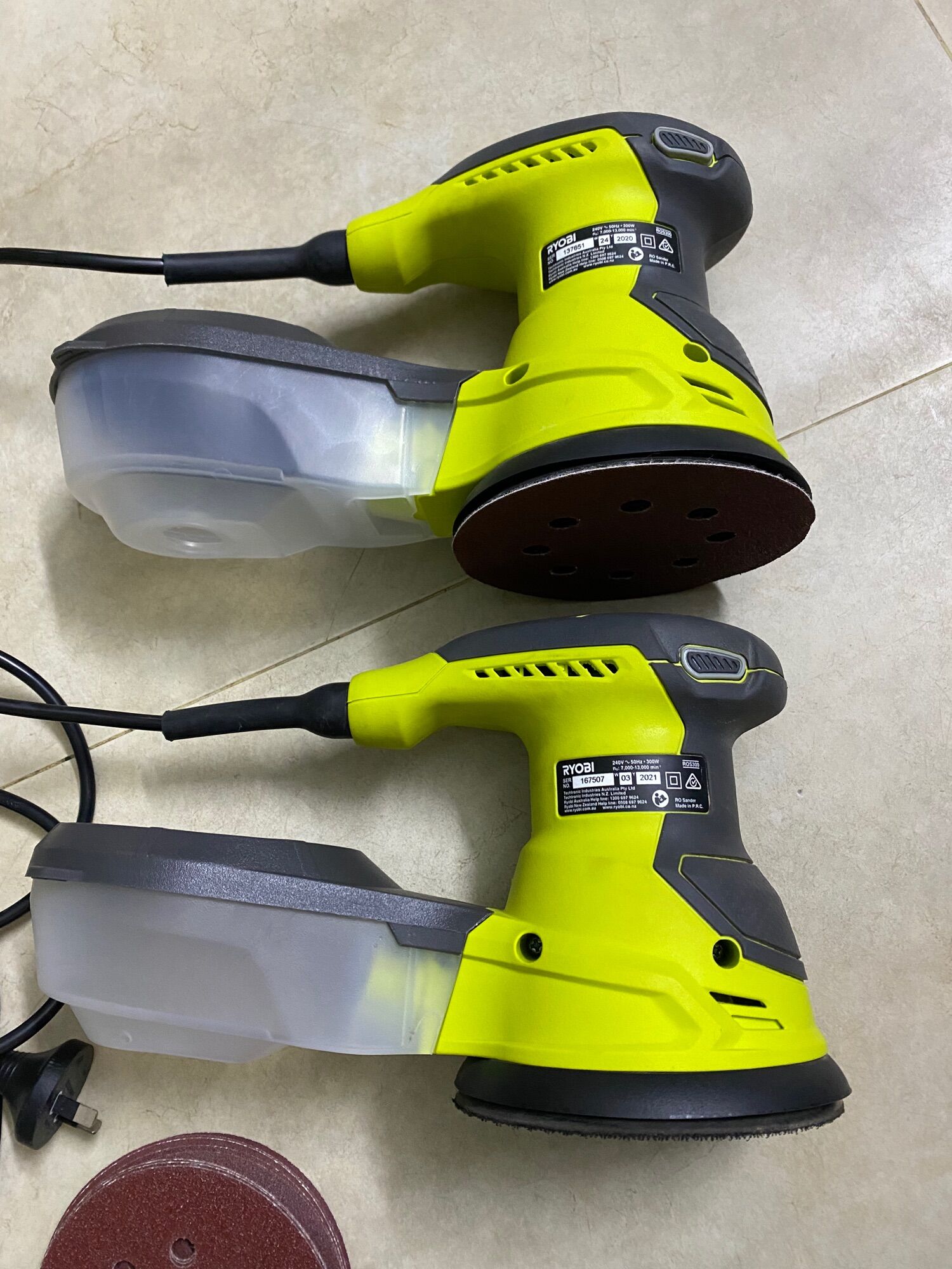 Máy chà nhám tròn điện Ryobi