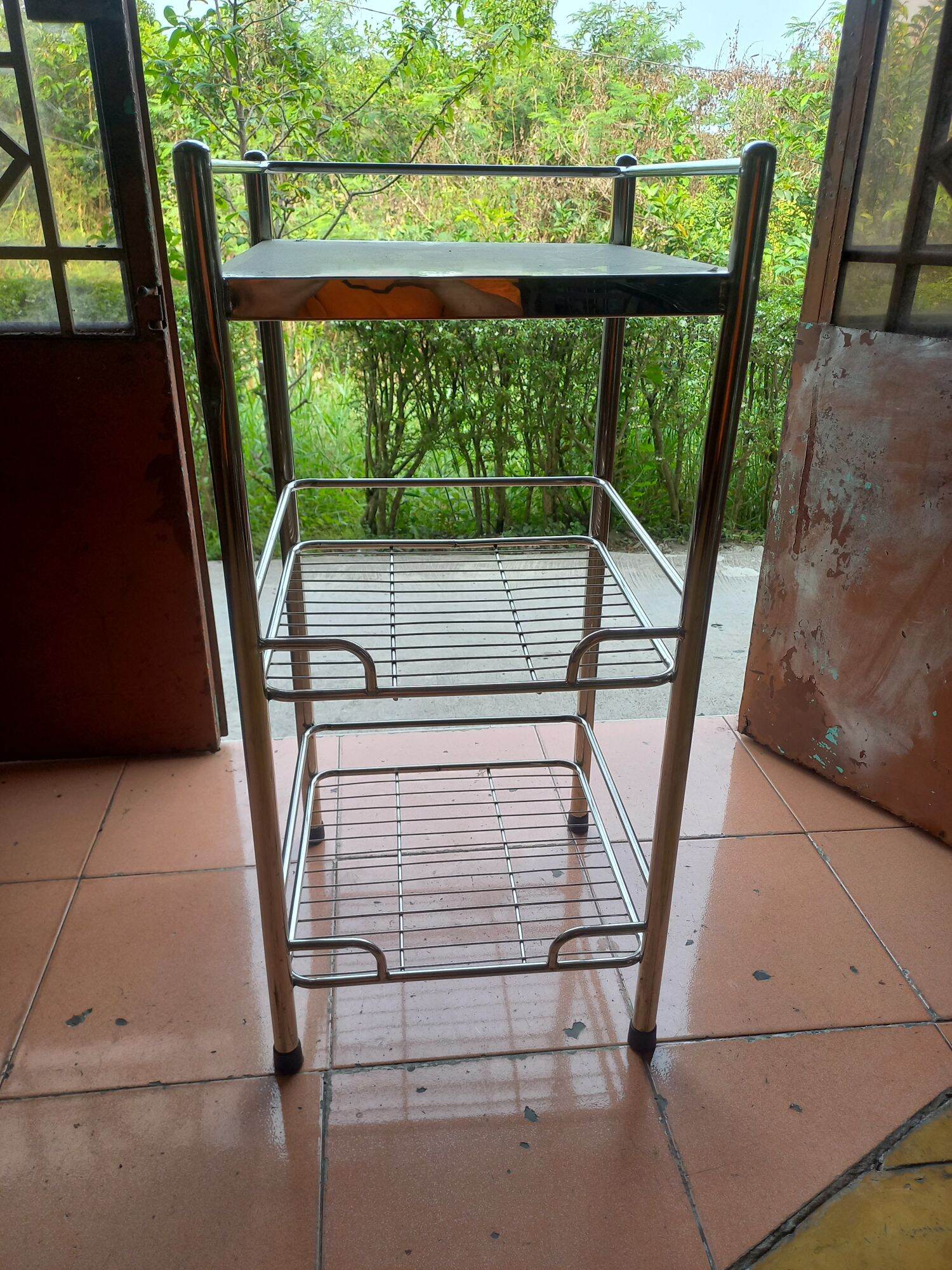 Kệ inox 3 tầng 35×35 cao 78cm.1tol 2vi.có thể để bình nướ suối rất tiện