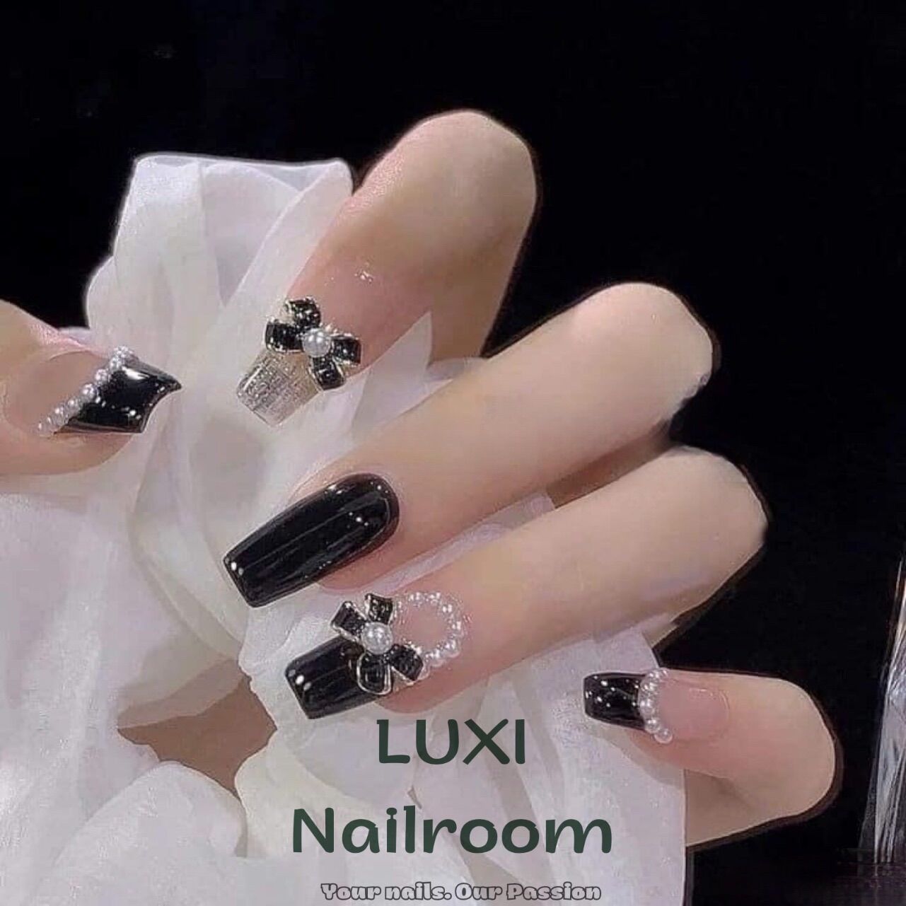 Nailbox - Móng Úp Thiết Kế Mẫu Đen - Đỏ Charm Nơ