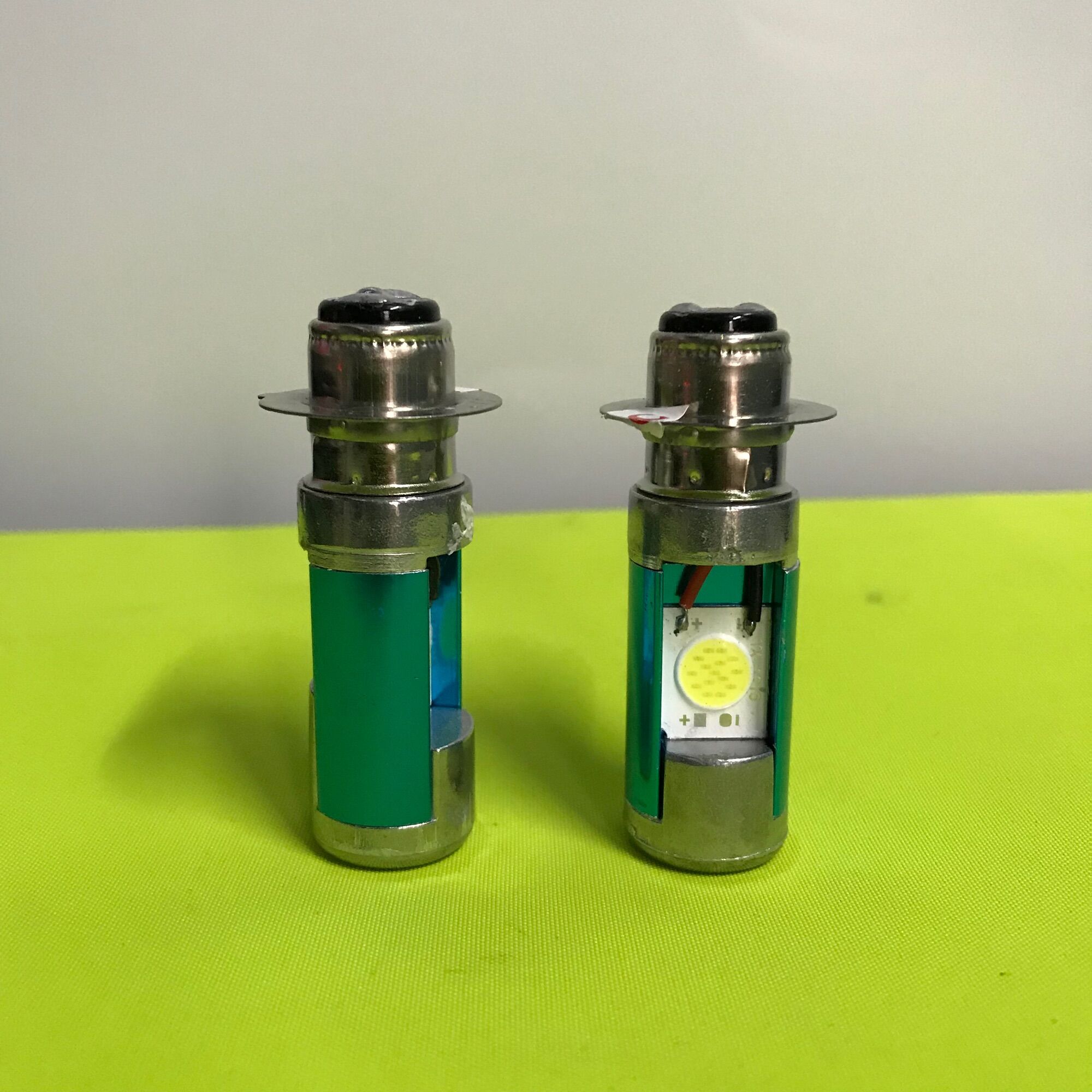 BỘ 2 BÓNG ĐÈN LED CHÂN M5 CHO XE ĐỜI CŨ DÙNG 2 BÓNG WAVE,JUPITER, NOUVO 1....