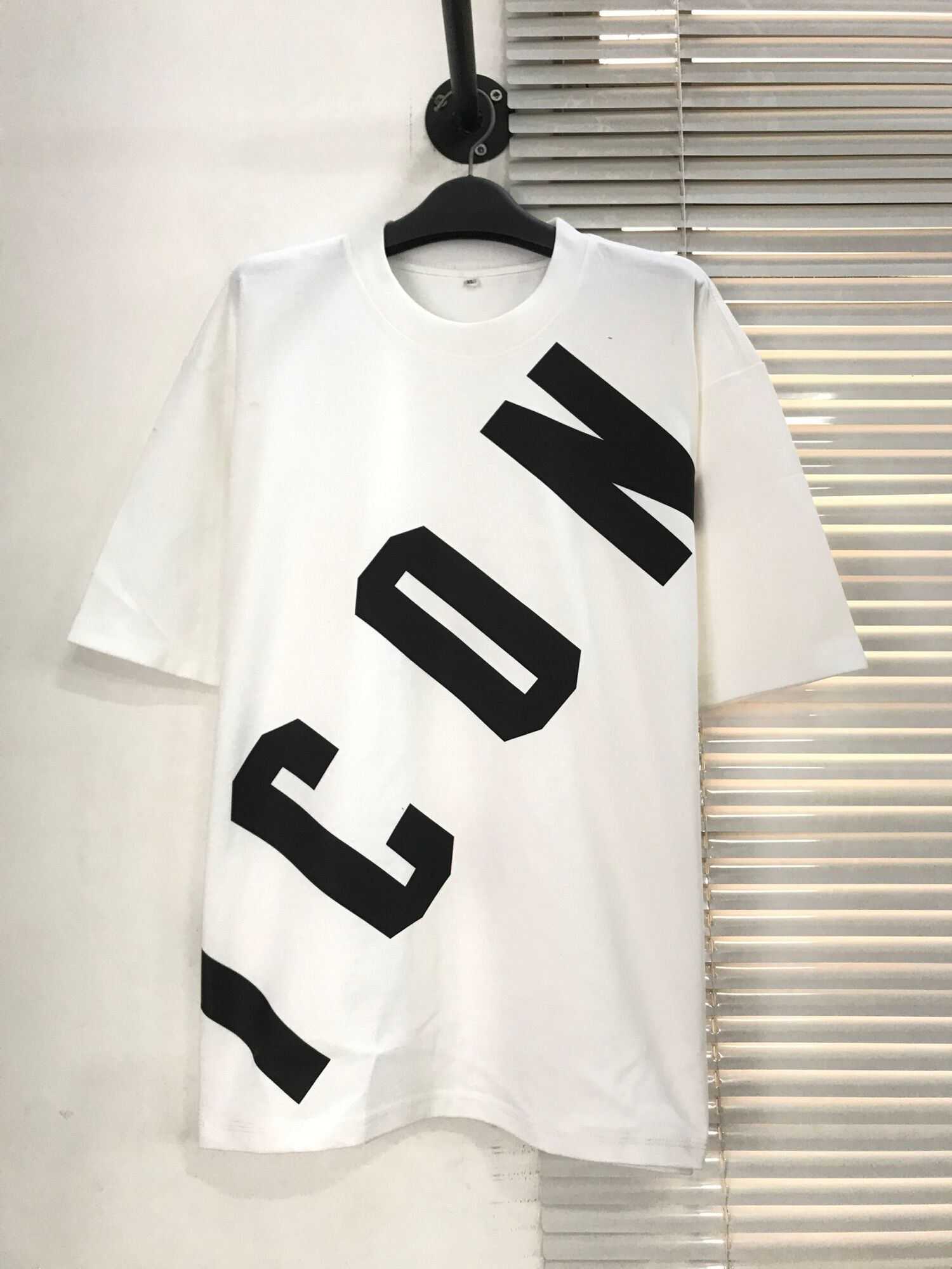 Áo thun cotton 4c in chữ icon biglogo 2 màu : trắng - đen