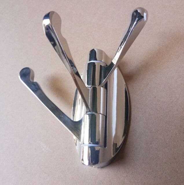 MẮC ÁO CHIA 3 XOAY CAO CẤP INOX 304.