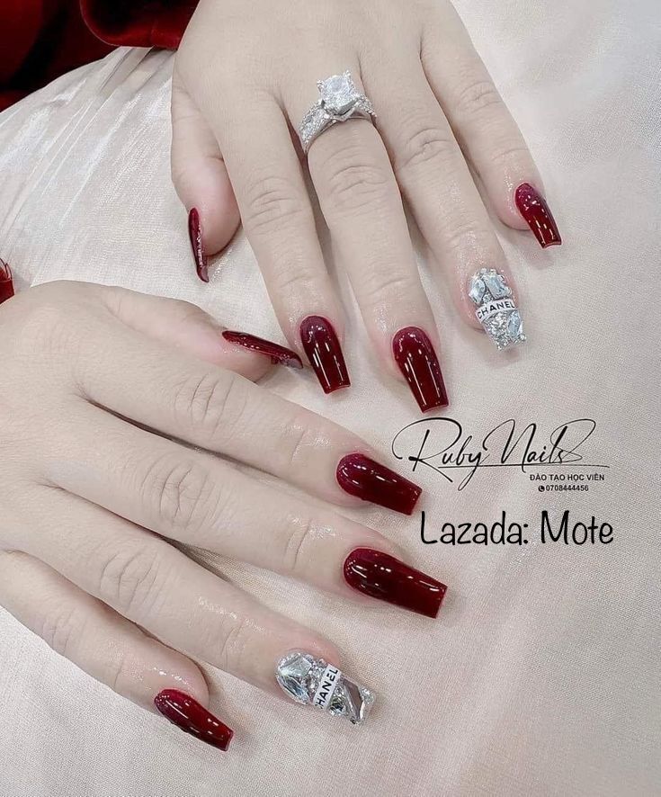 Nailbox - Móng tay úp nails đỏ đô phối đá lấp lánh