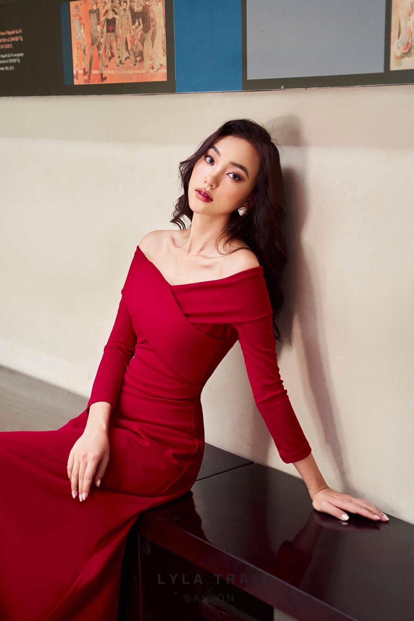 Đầm bẹt vai tay dài phom A đỏ/đen (LYLY)