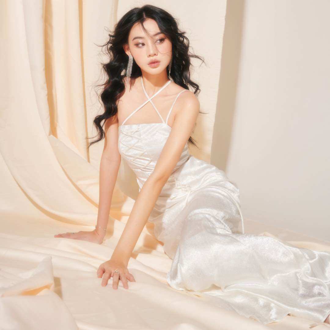 Đầm lụa dây chéo đuôi cá INTO.EIGHT thiết kế (Celeste Dress)
