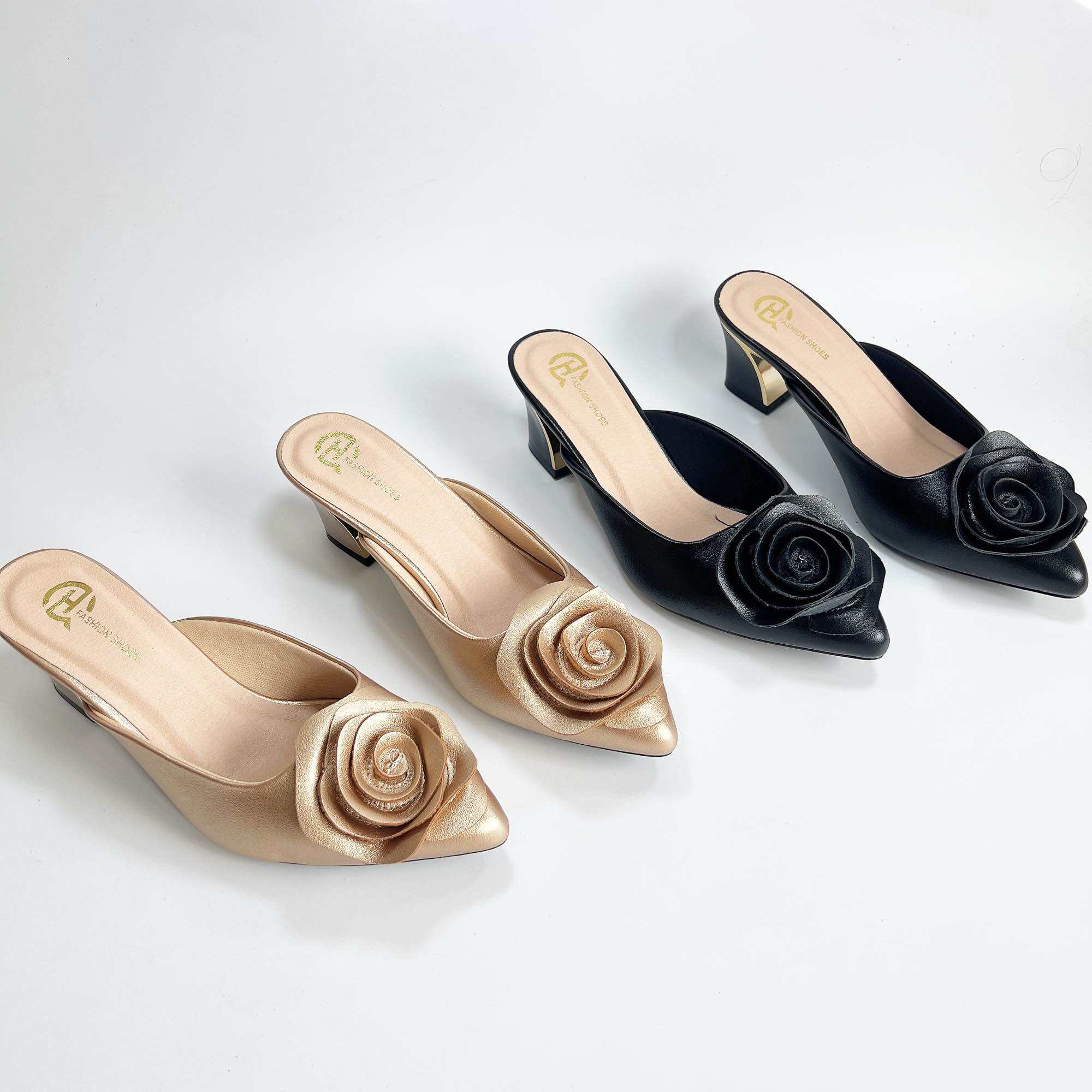 Giày sục hoa Hồng may lên quai gót mạ vàng cao 6cm. 