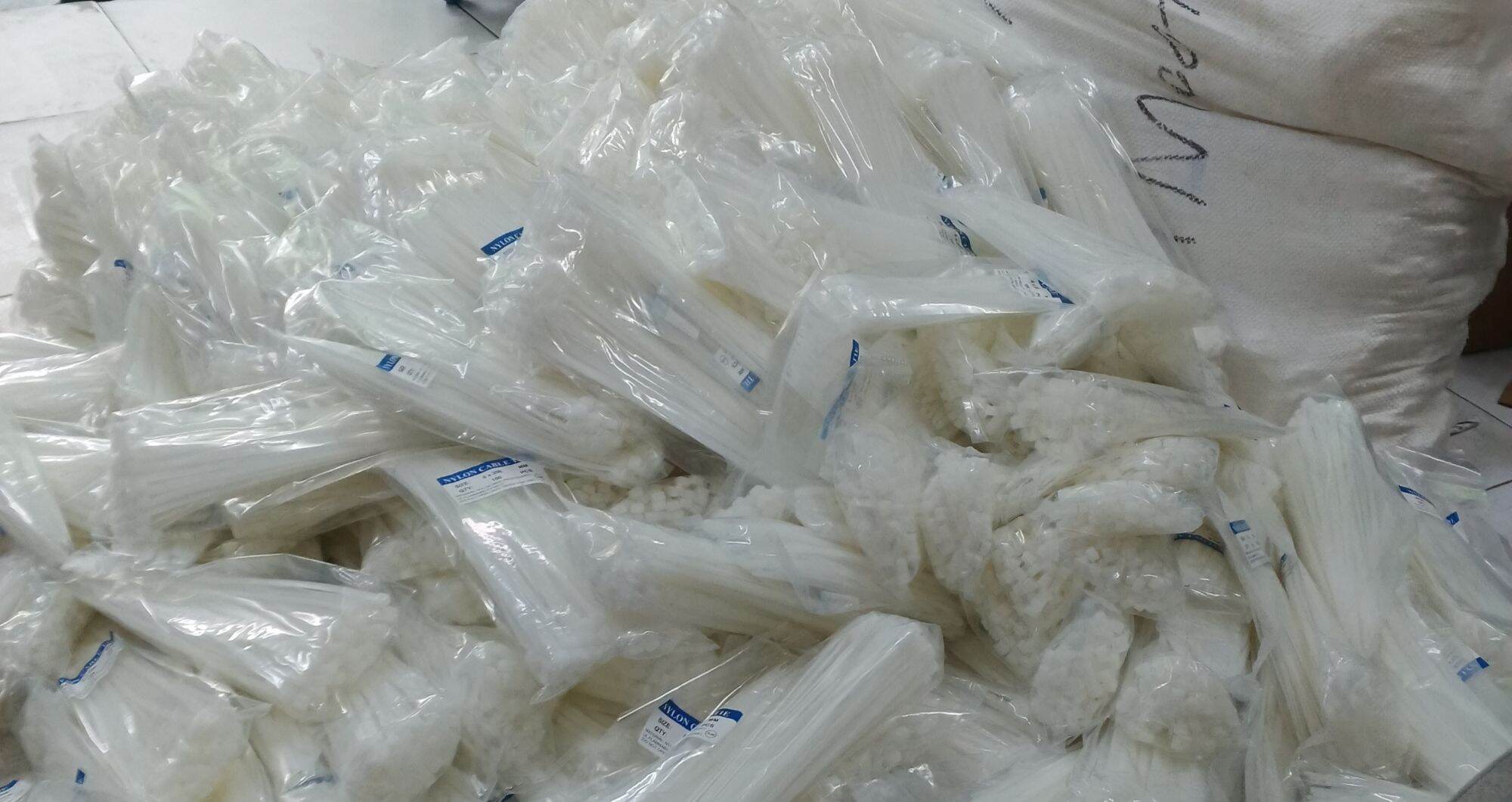 Dây rút nhựa trắng đen