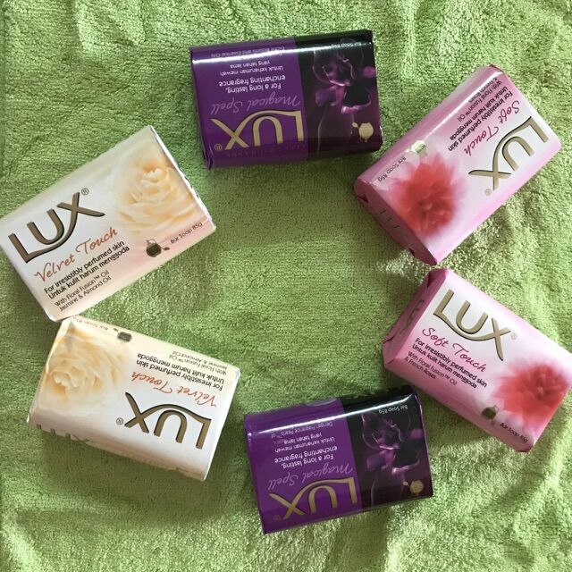 Xà bông, xà phòng tắm Lux cục 85g, Gervenne cục 125g