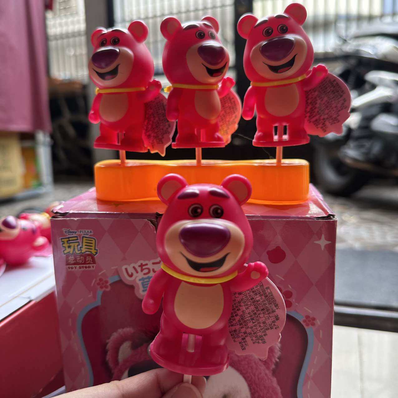 Kẹo mút Lollipop hình Gấu Dâu siêu cute