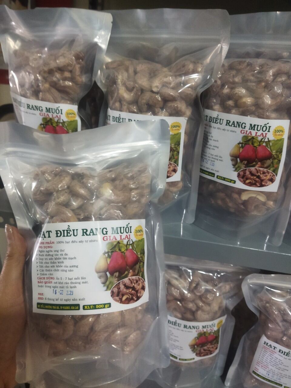 Hạt điều RANG MUỐI hạt nguyên hàng cồ còn vỏ lụa