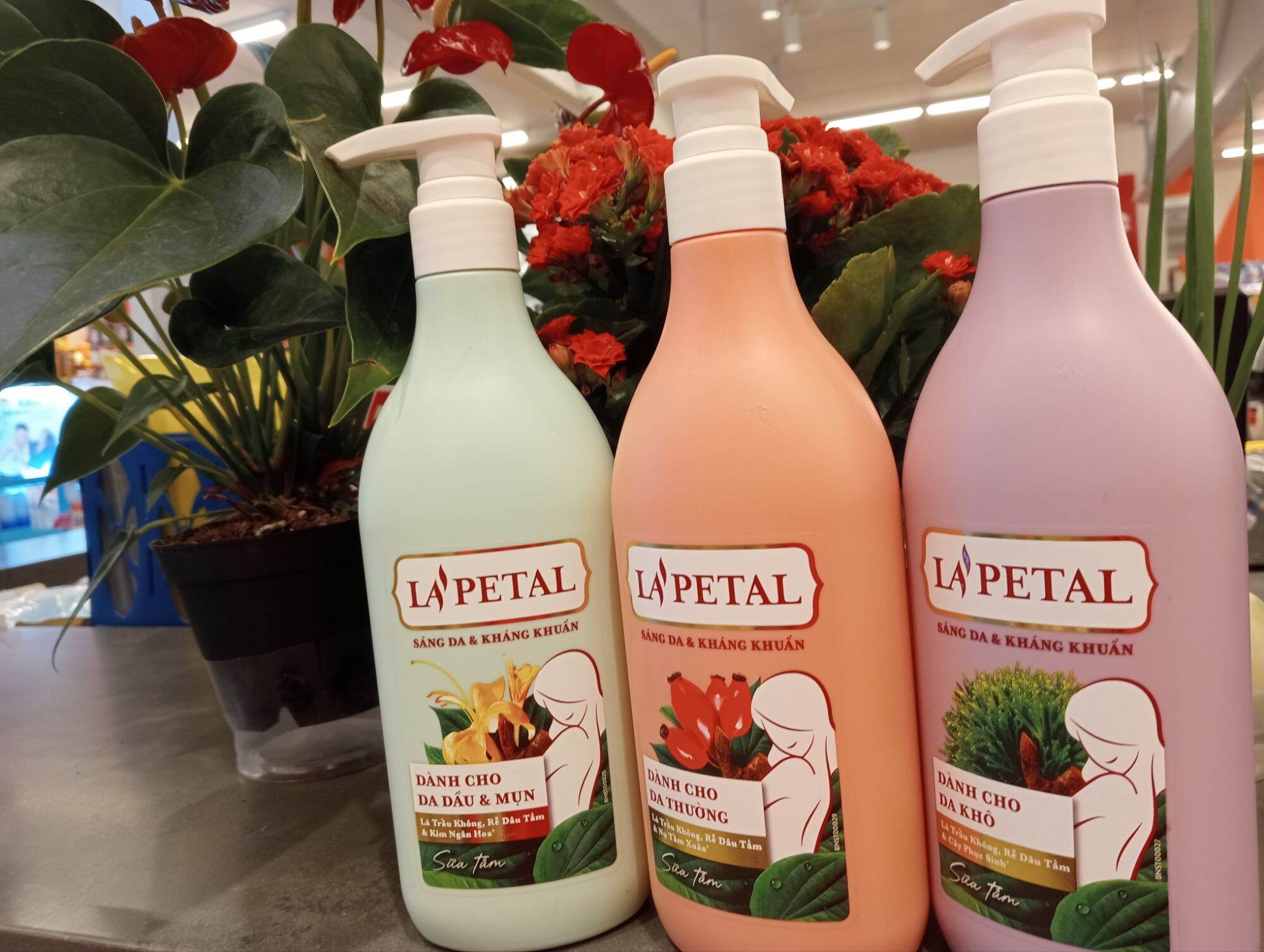 Sữa tắm La'petal cho da thường - da khô - da dầu và mụn chai 500ml