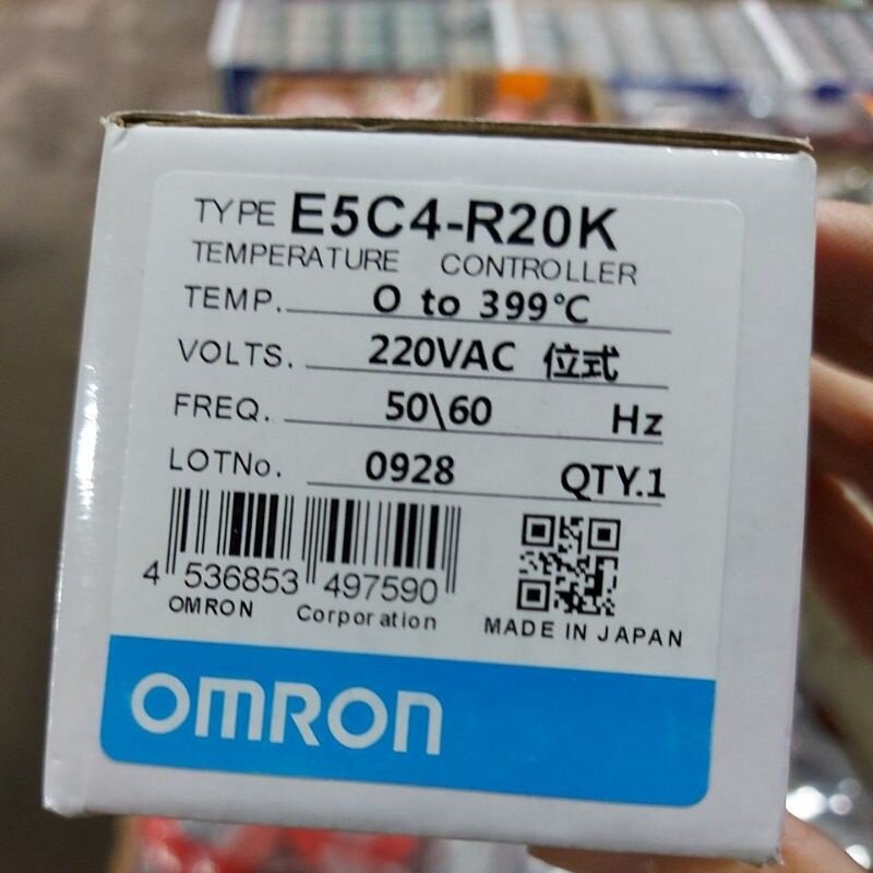 Đồng hồ nhiệt độ Omron E5C4-R20K