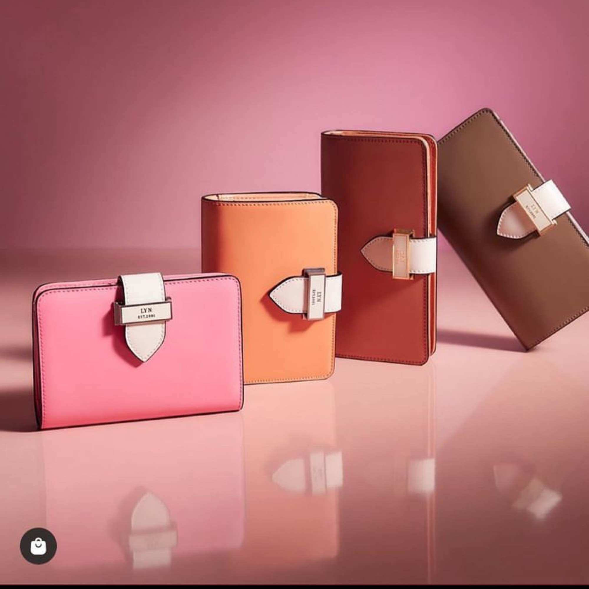 VÍ LYN JACKIE SHORT WALLET