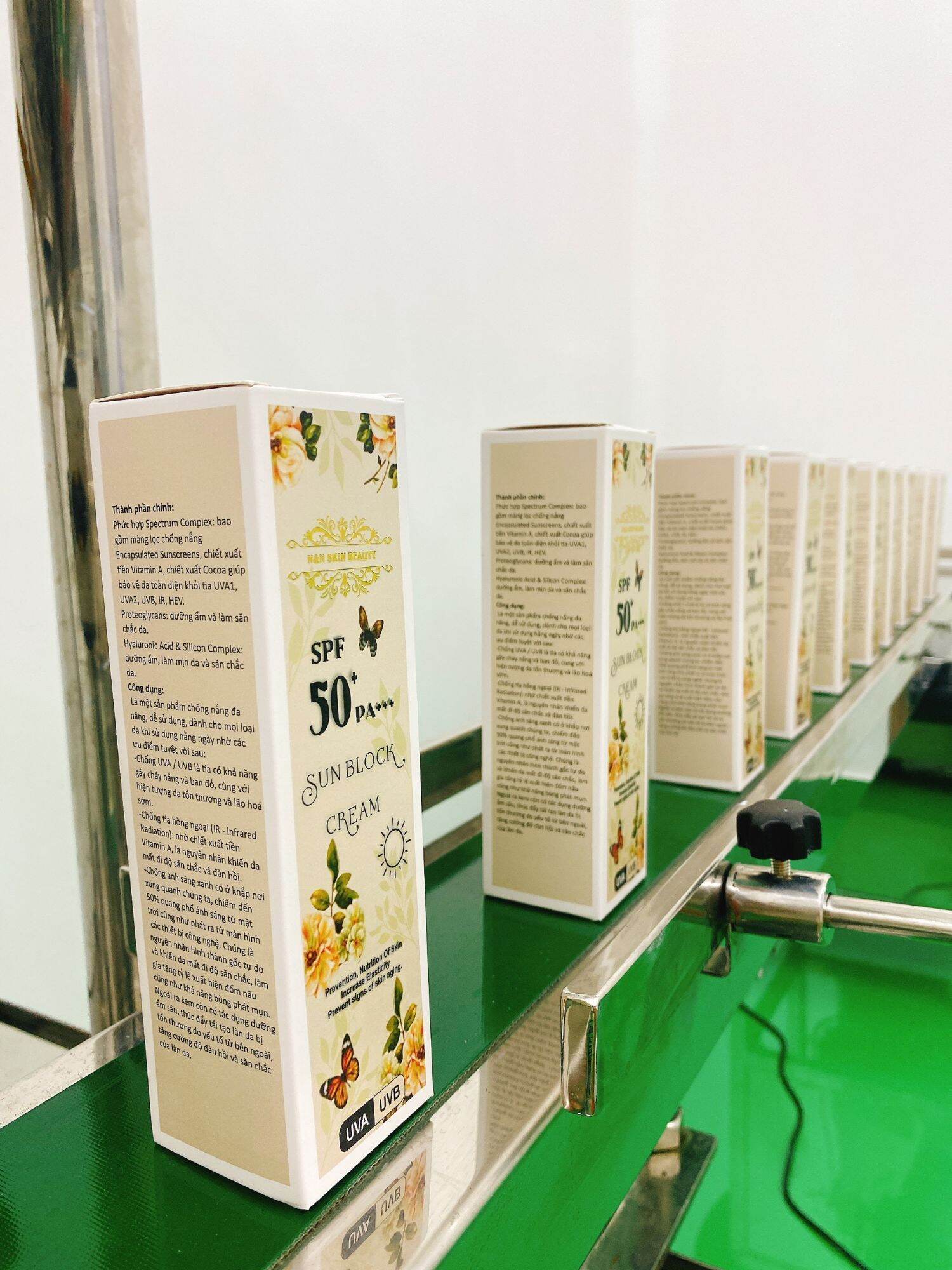 KEM CHỐNG NẮNG CẤP ẨM BỔ SUNG COLLAGEN