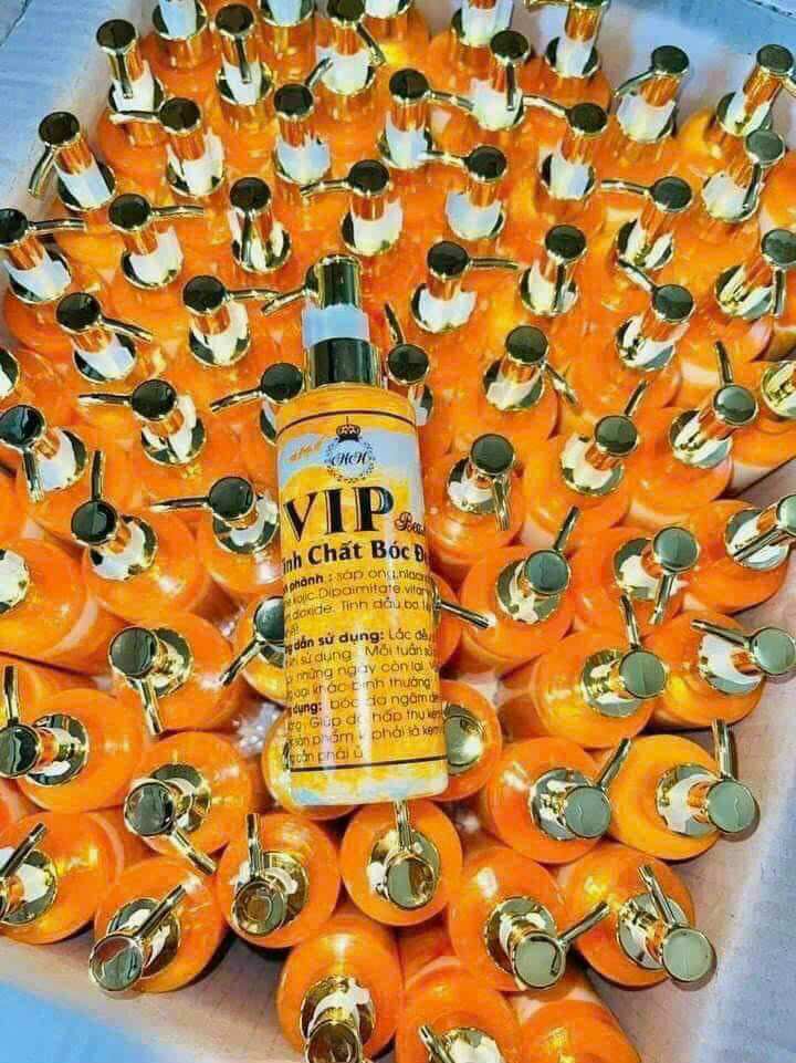 Kem dưỡng trắng tinh chất bóc đen Vip CHAI