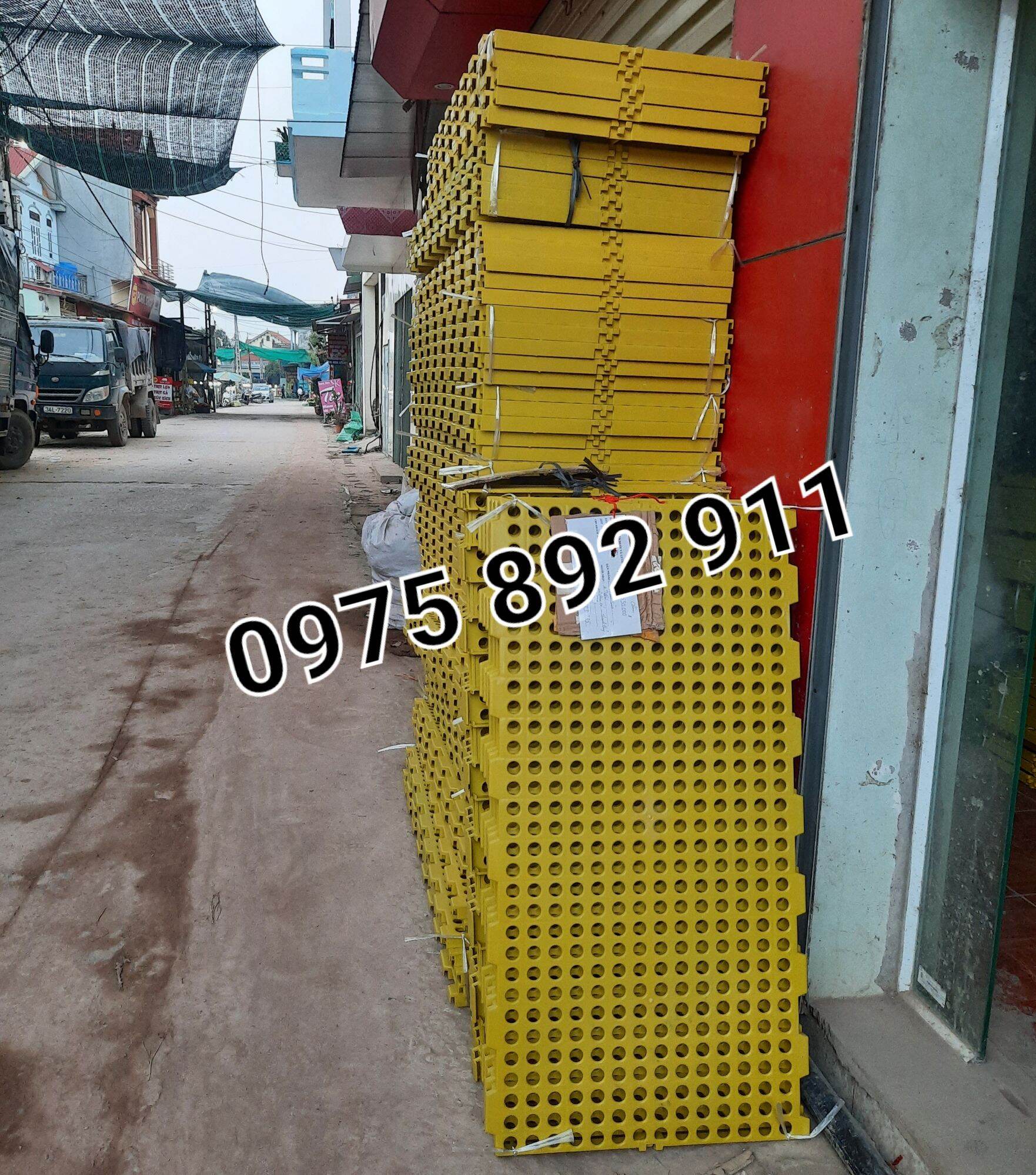 Sàn nuôi dê , cừu , chó