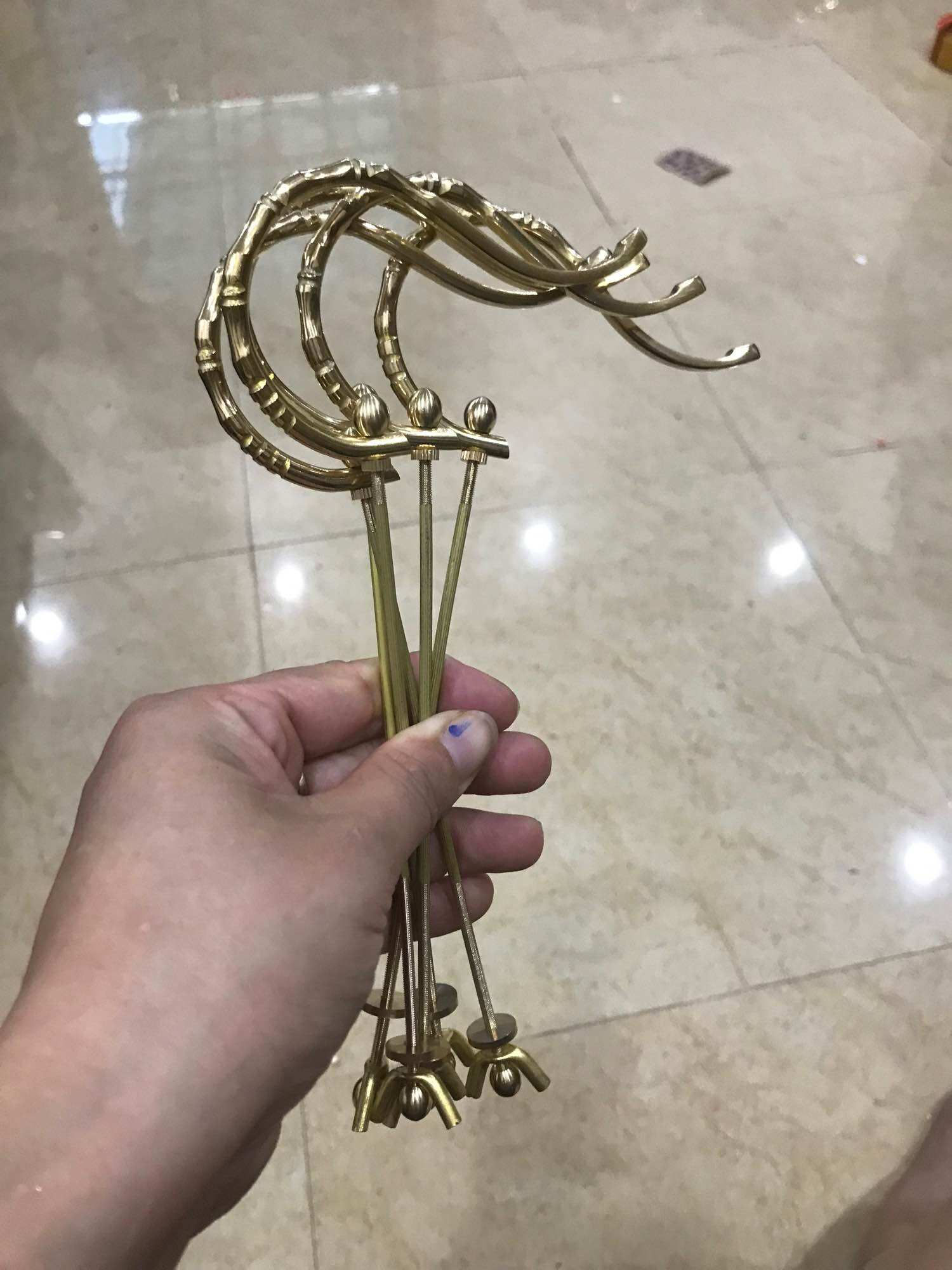 Móc đồng cho lồng khuyên , hút mật