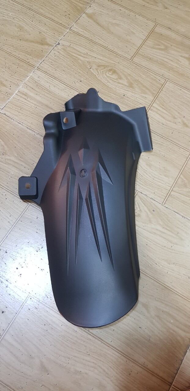 Dè con chắn bùn sau xe vario 160