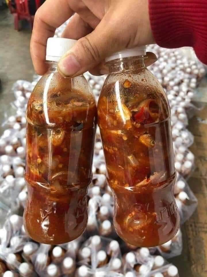 2 Chai Mắm Cái Cá Cơm Nguyên Con Gia Vị Sẵn ( Loại Chai 400gr)