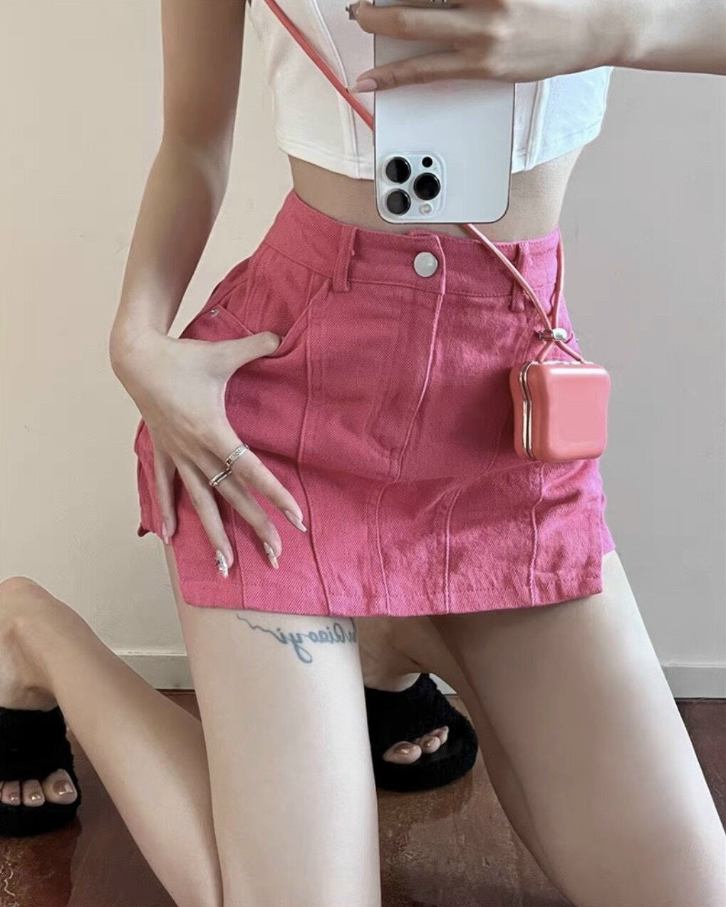 CHÂN VÁY KHOÉT HAI BÊN CỰC XỊN KS