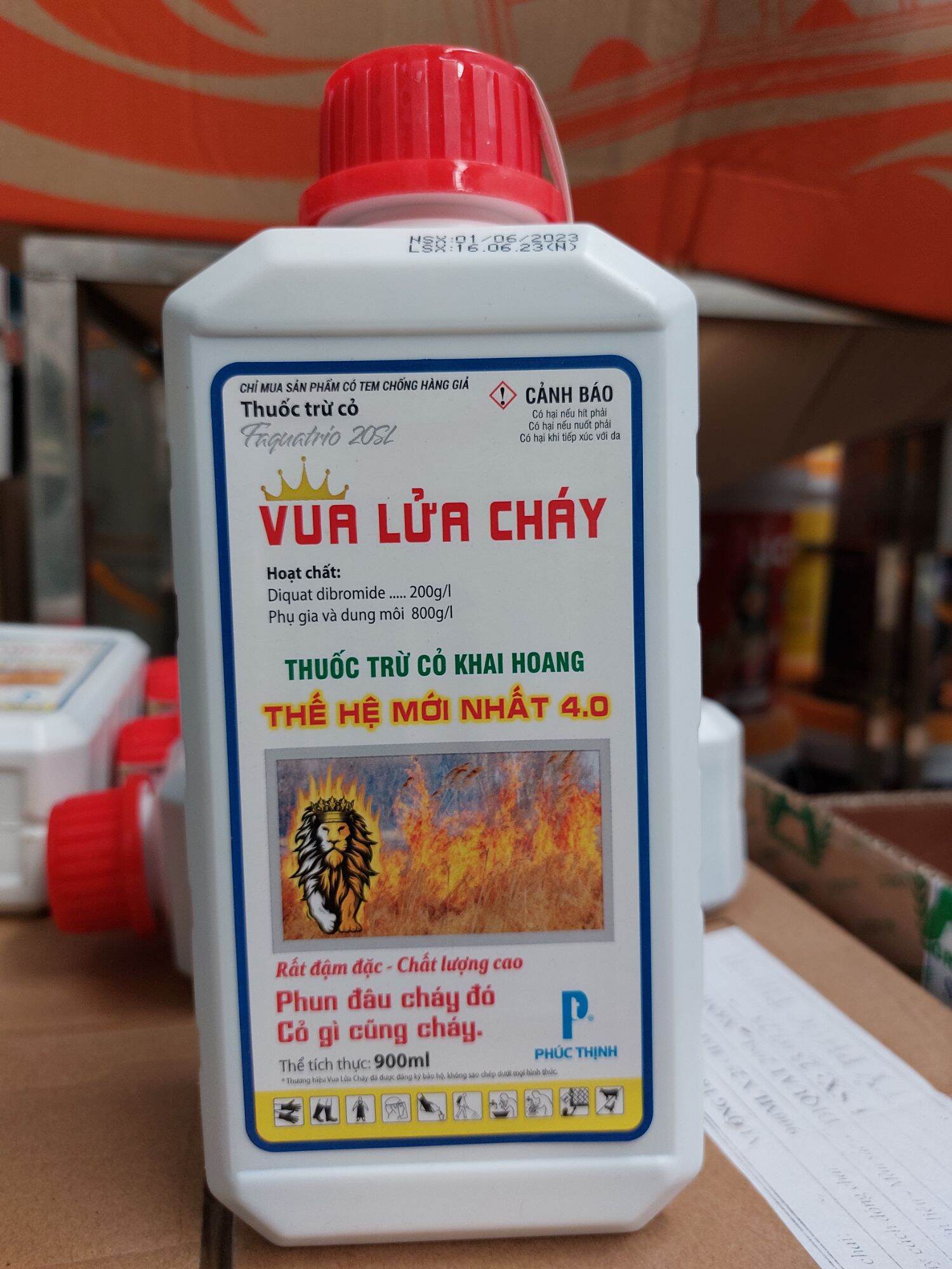 Thuốc trừ cỏ CHÁY NHANH trong 24H VUA LỬA CHÁY 900ml Chánh nhanh,tận gốc các loại cỏ dại