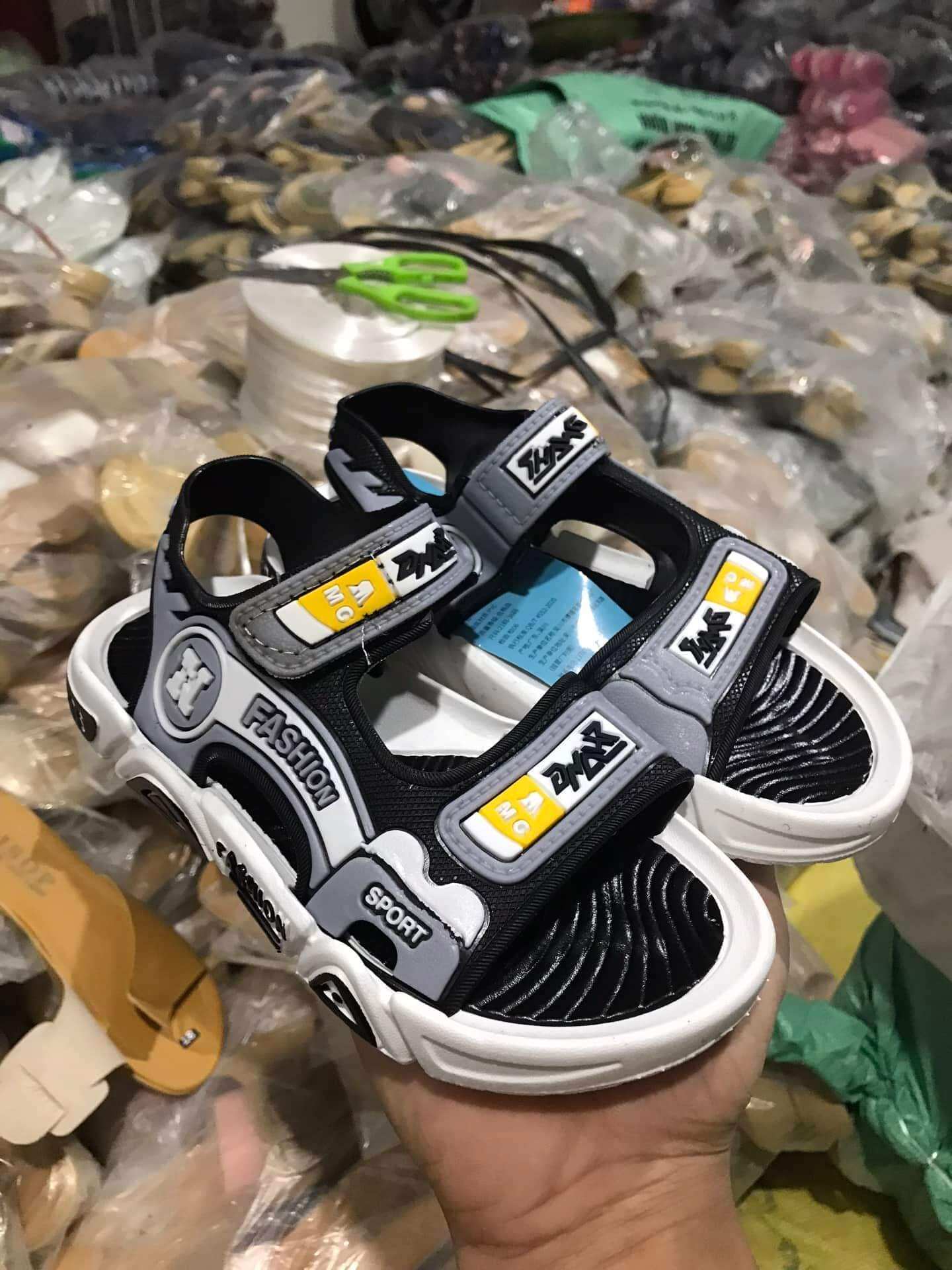 Giày sandal trẻ em học sinh