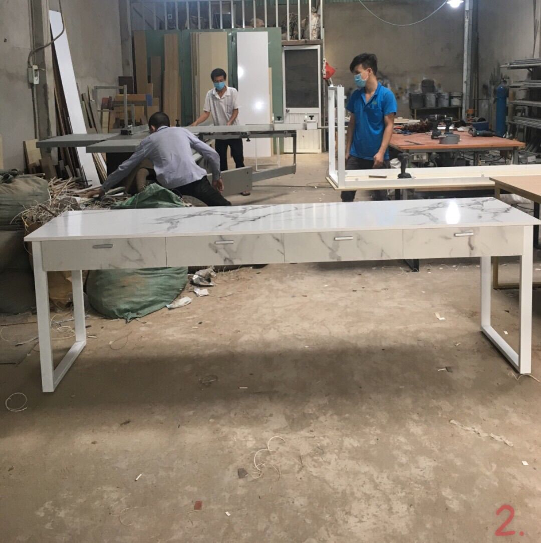 Bàn dài văn phòng