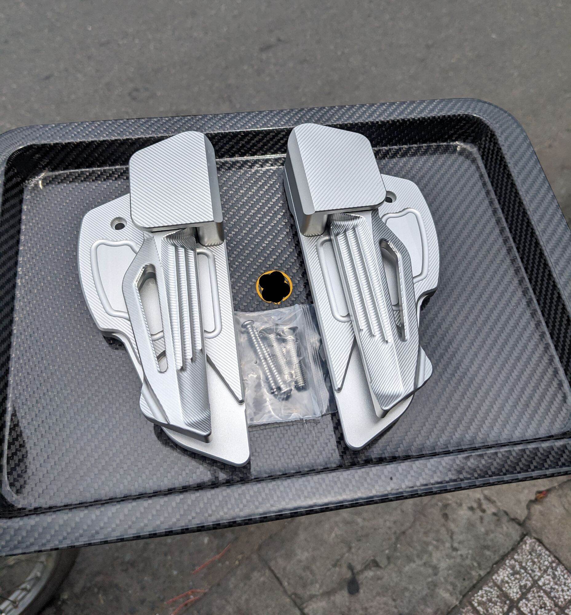 Gác chân CNC mẫu mới Vespa Sprint / Primavera