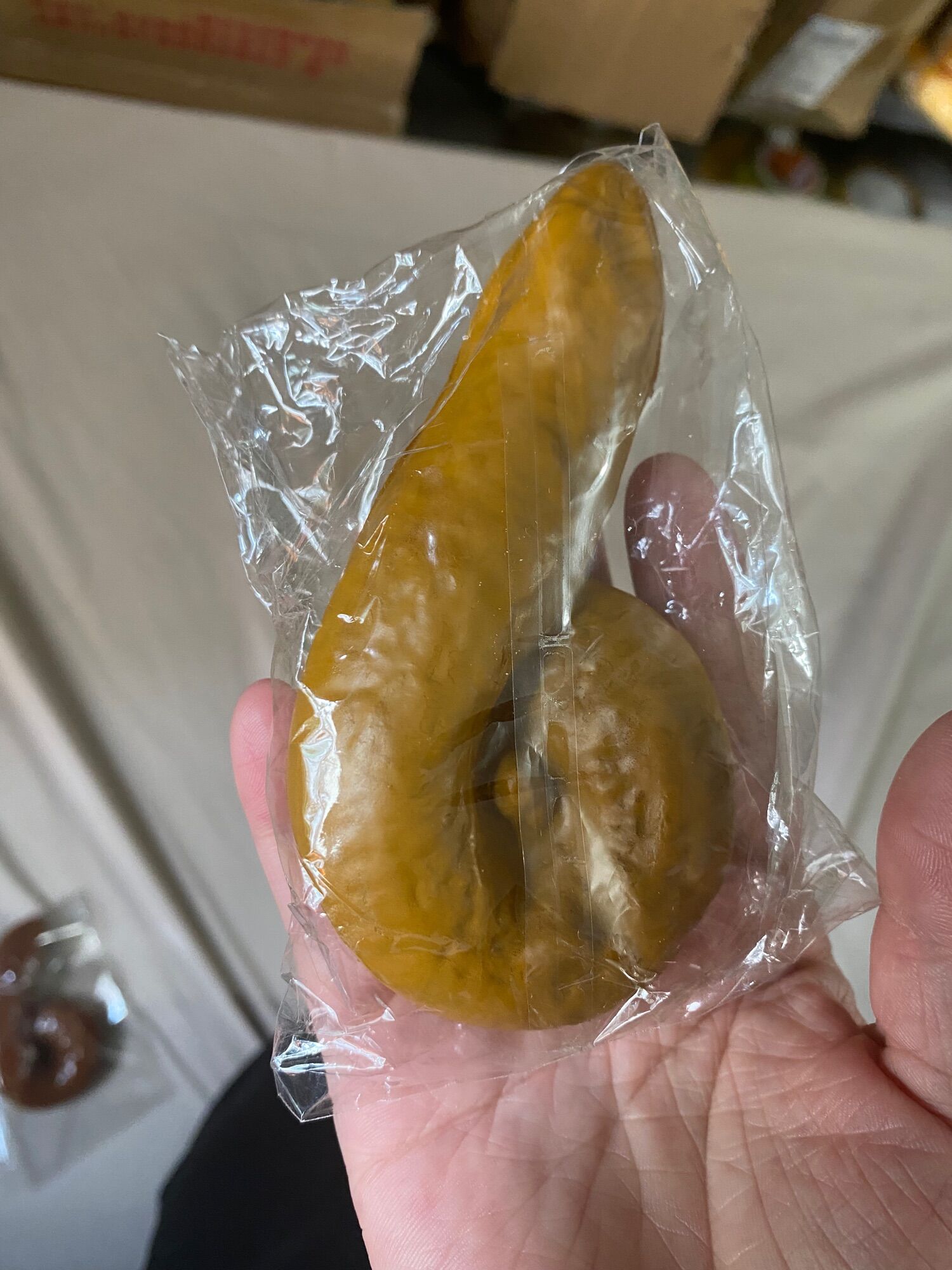 Cục shit giả mềm như thật