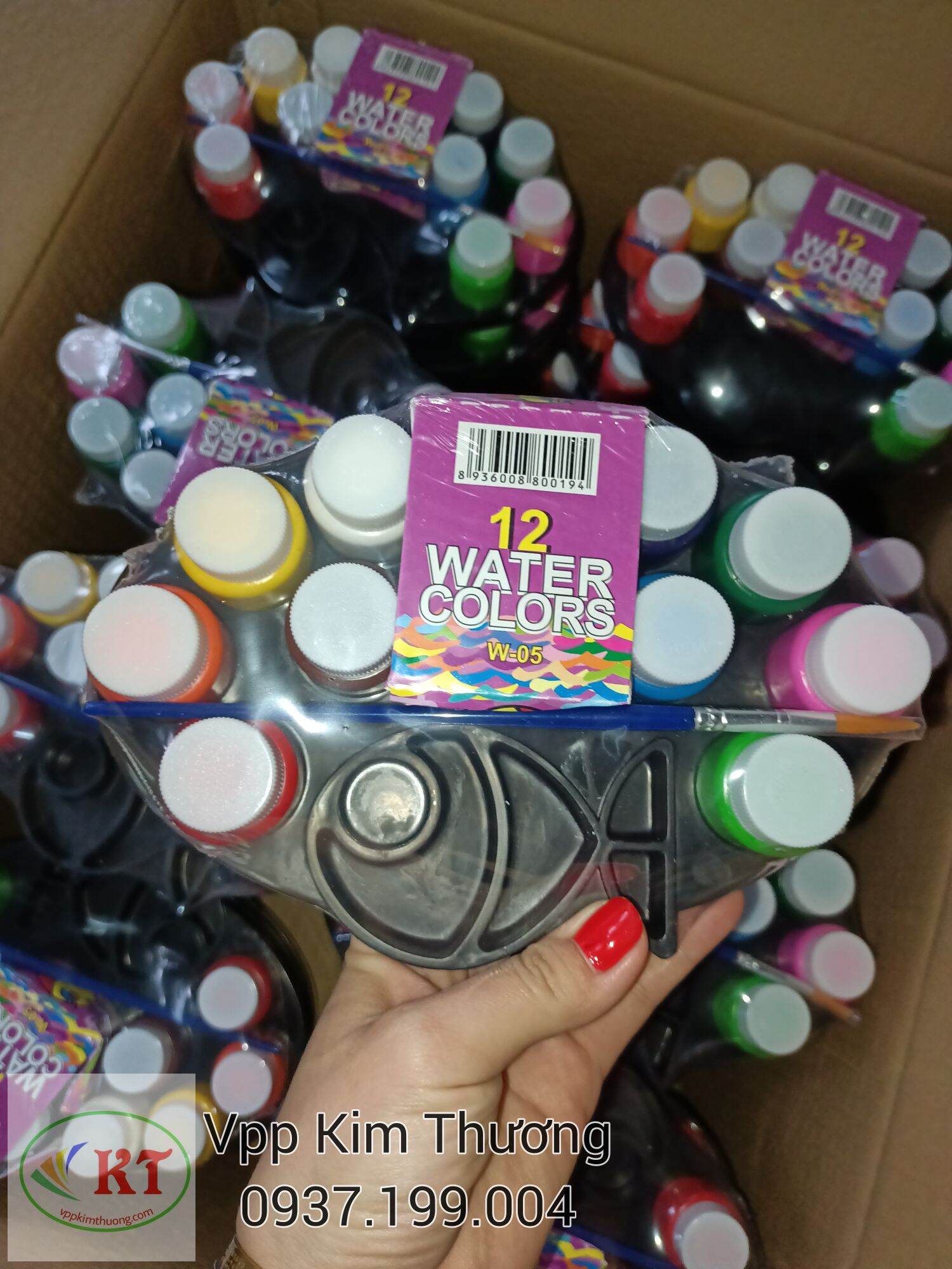 Màu nước con cá WinQ 12 màu kèm cọ và khay đựng màu, pha màu tiện lợi mã W-05