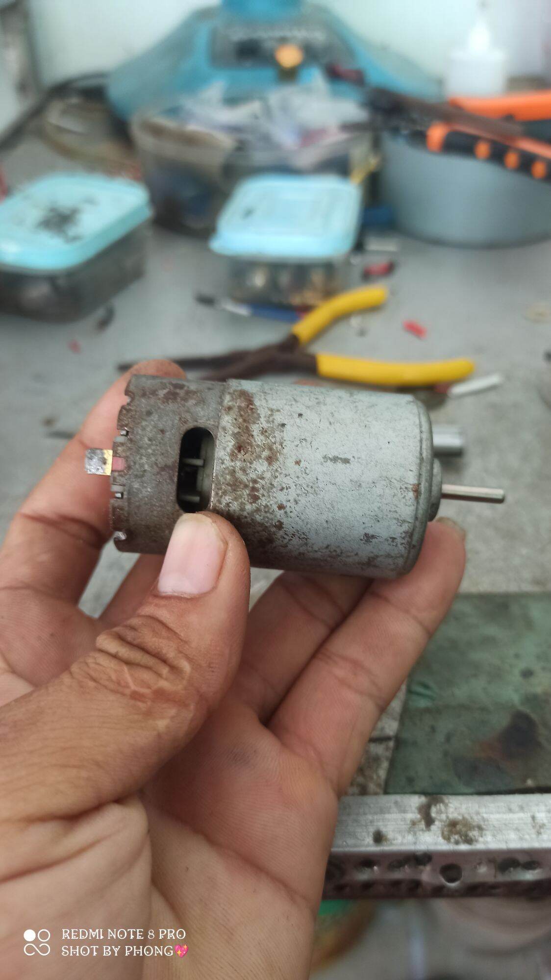 motor tháo máy, điện áp 12v.