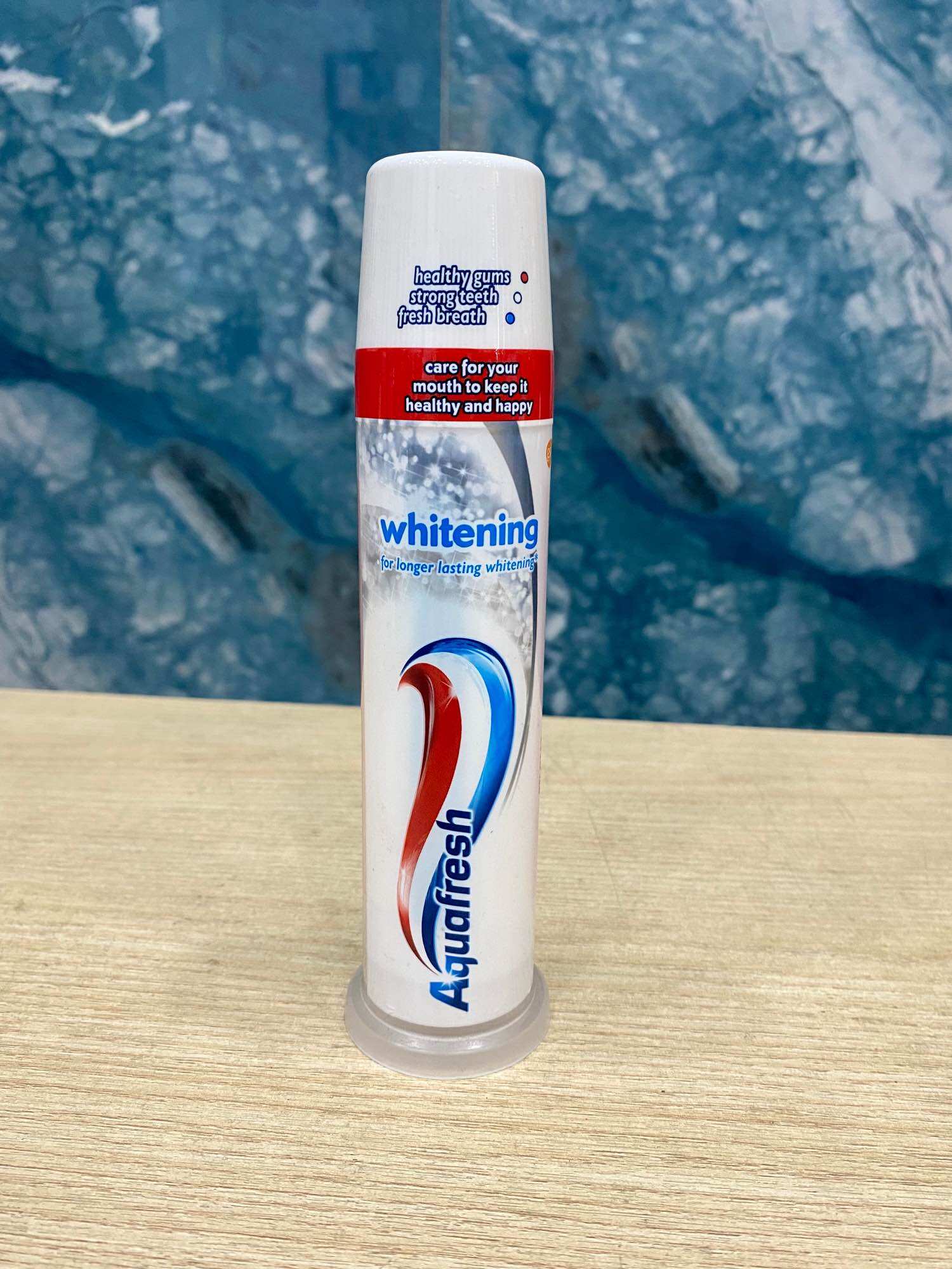 Kem đánh răng Aquafresh UK dạng ống 100ml