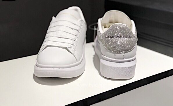 Sneaker Mcqueen Trắng Gót Bạc