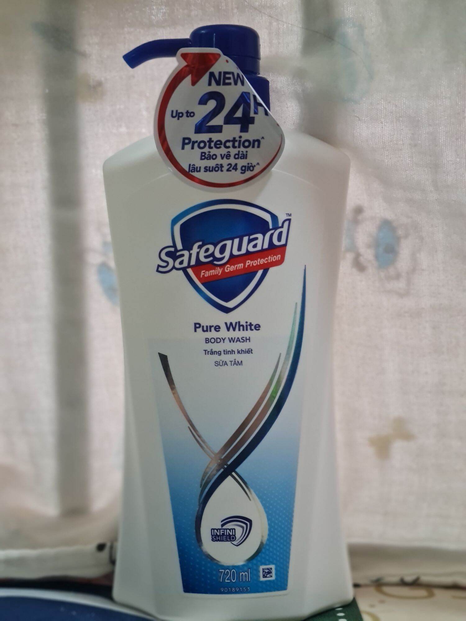  Sữa tắm Safeguard hoa hồng và lô hội 720ml 