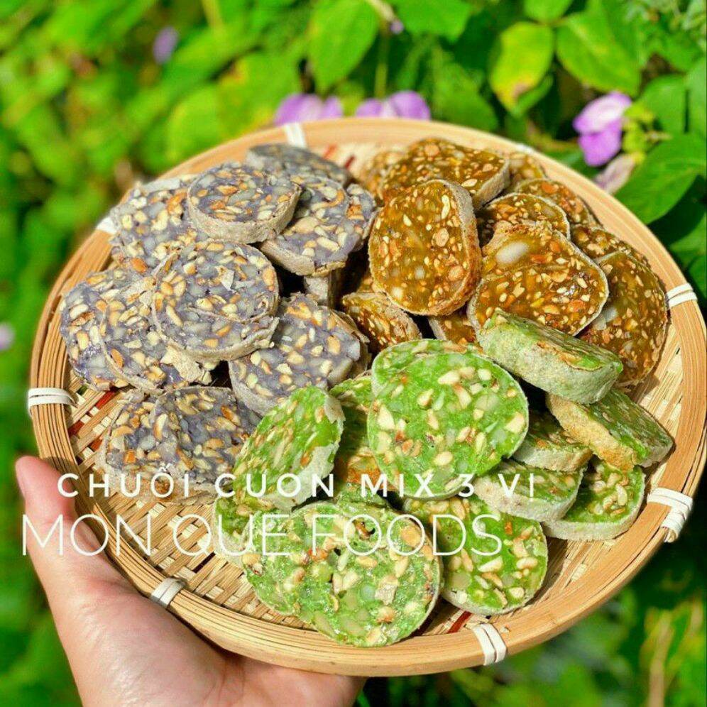 1kg Kẹo chuối cuộn dừa non mix 3 vị lá dứa- hoa dậu biếc- truyền thống dẻo thơm ngon được gói từng viên riêng (phân loại 500gr/1kg)