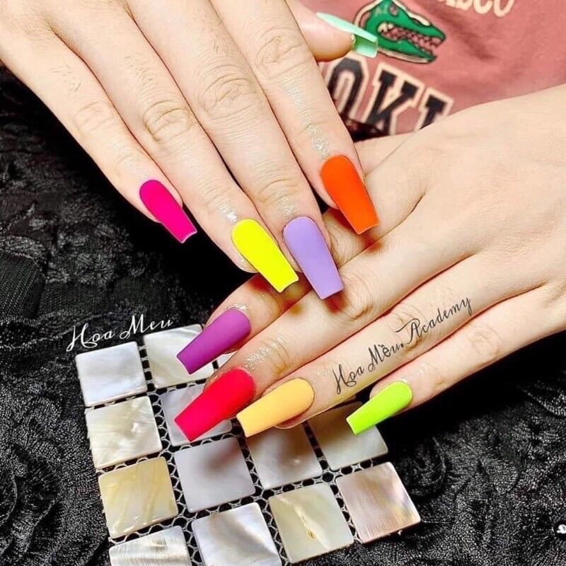 Thảm đá xà cừ chụp ảnh móng tay