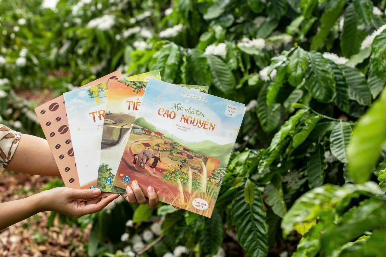 Bộ sách - Em yêu Việt Nam mình