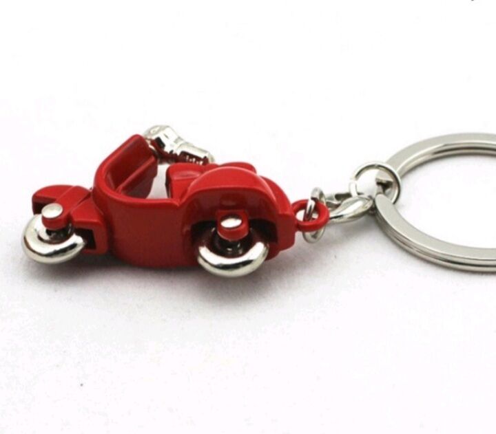 móc khóa xe máy vespa ý