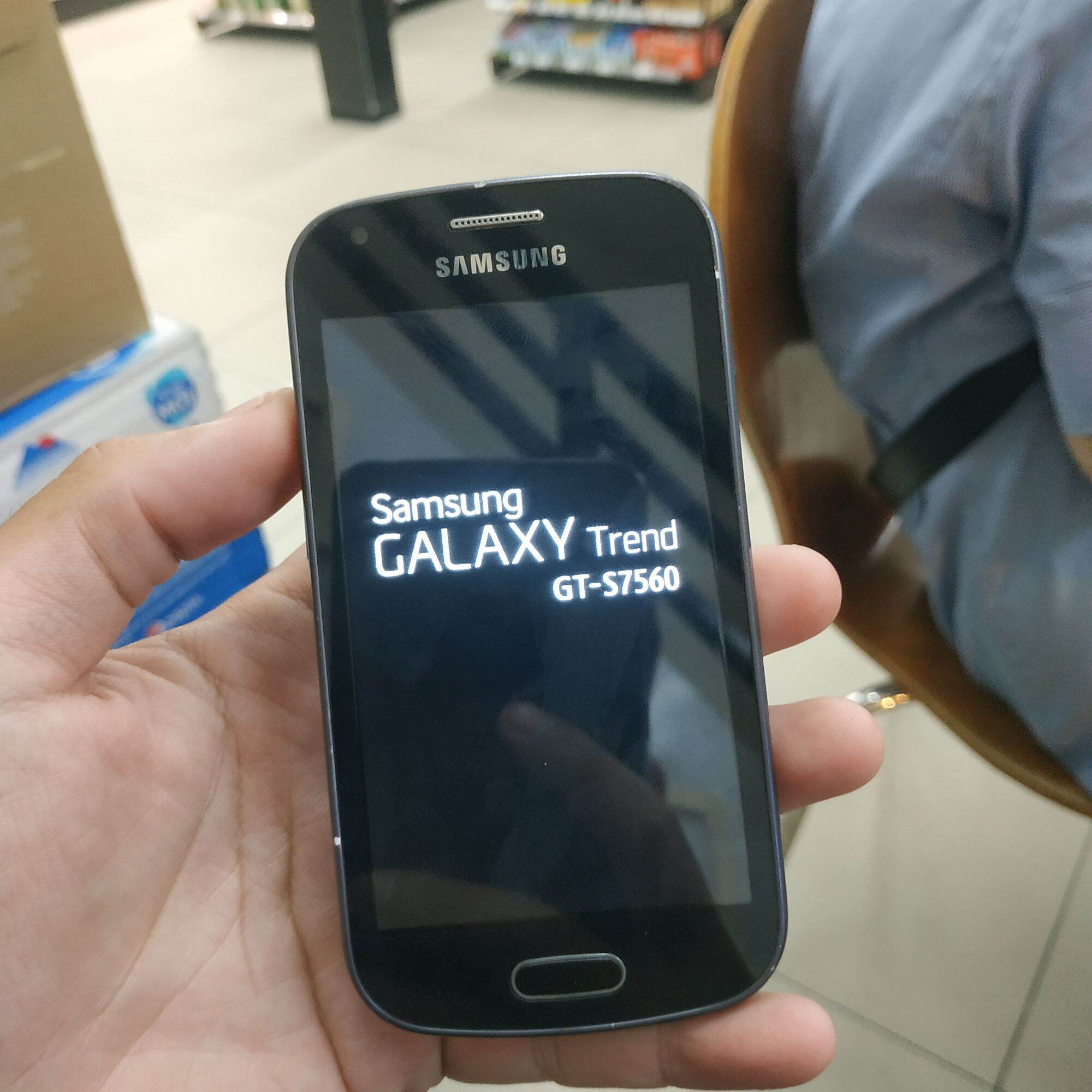 Điện thoại Samsung Galaxy Trend S7560