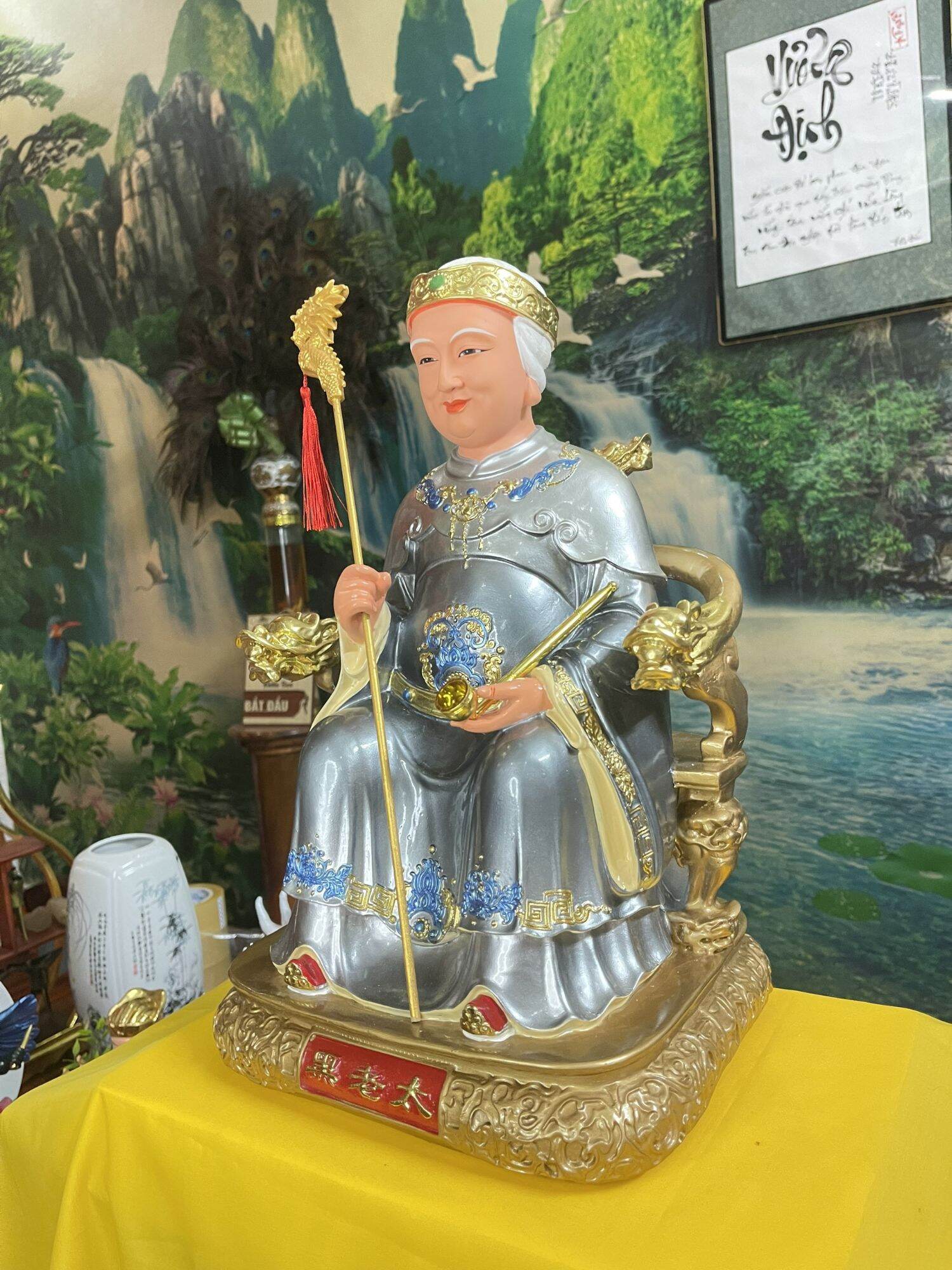 Tượng Bà Cố Hỷ
